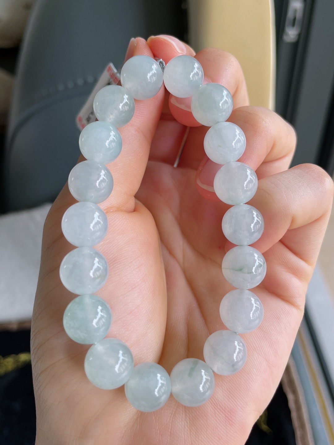 缅甸天然翡翠A货，冰飘花手串，尺寸：10.5mm。【编1530】