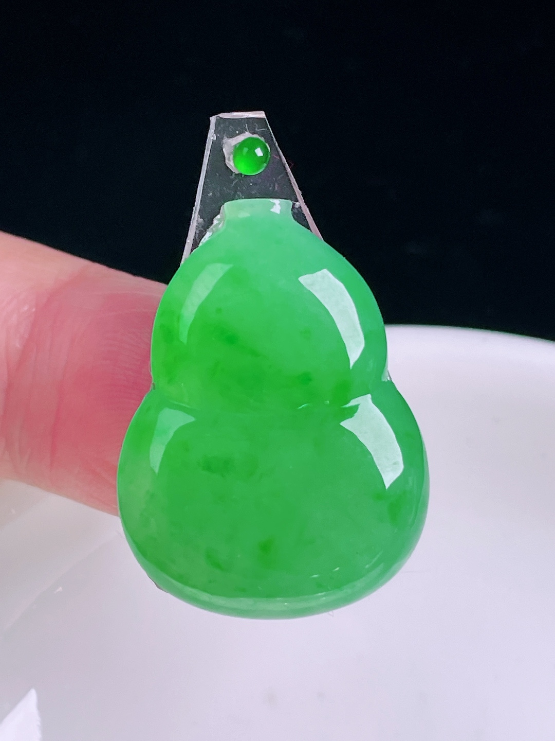 ️冰绿葫芦，老种起光，细底通透，尺寸：28/21/4.8mm0523
