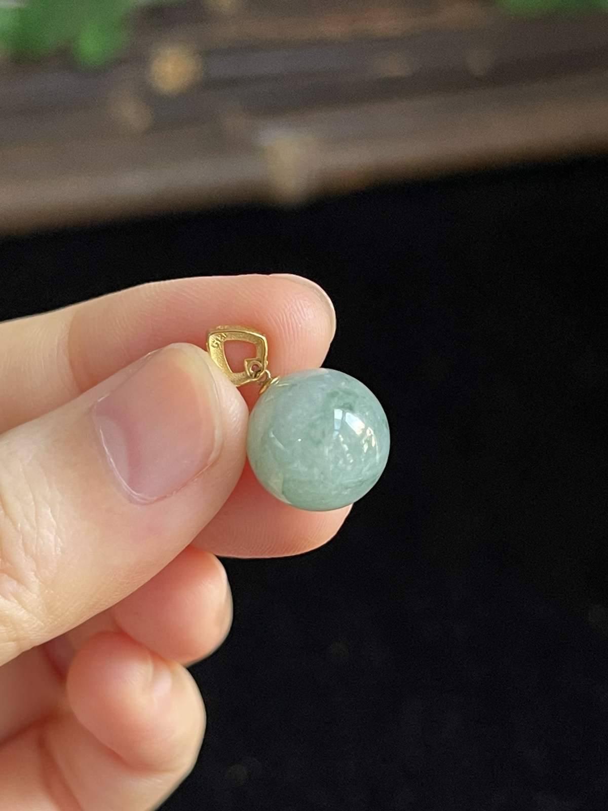 翡翠吊坠，印记：G18K