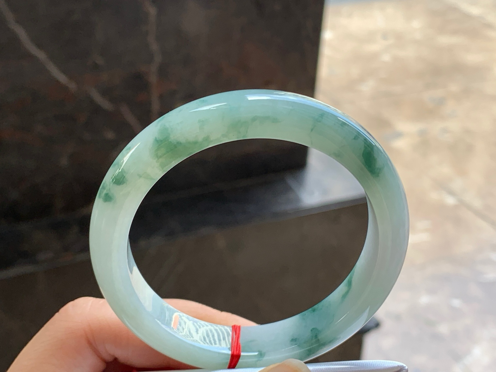 57.5-11.5-8.2

飘花手镯^_^细腻