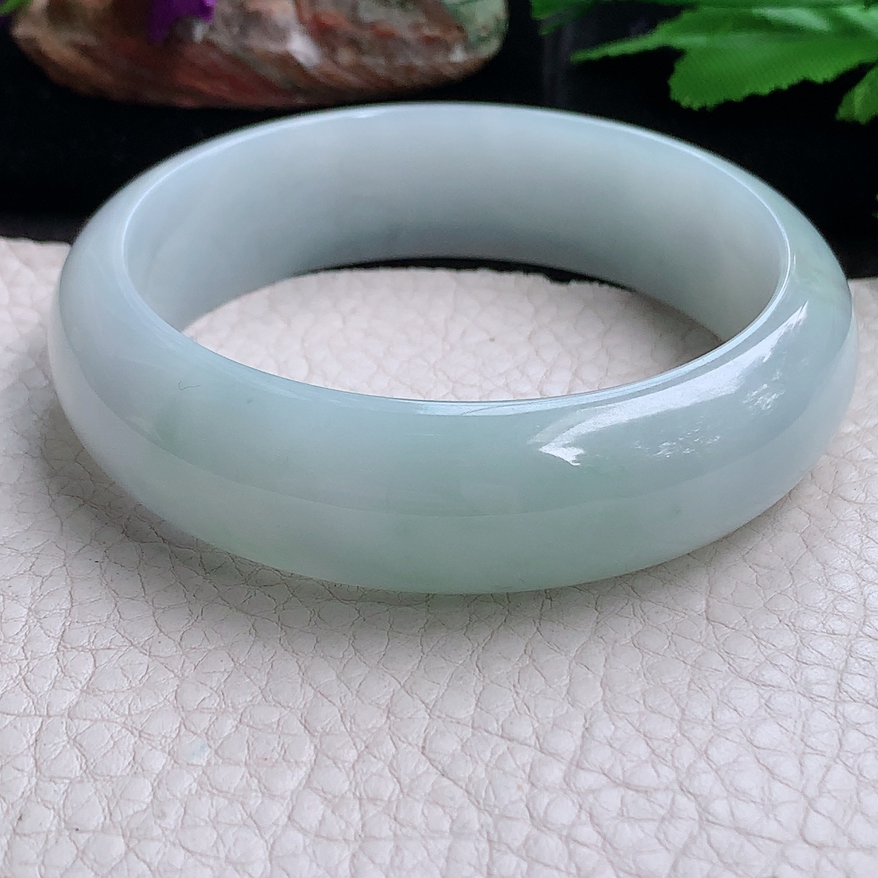 mq实拍59.5*17.5*8.2轮胎镯 缅甸翡翠a货玉手镯飘花浅绿大气细润正圈玉手环