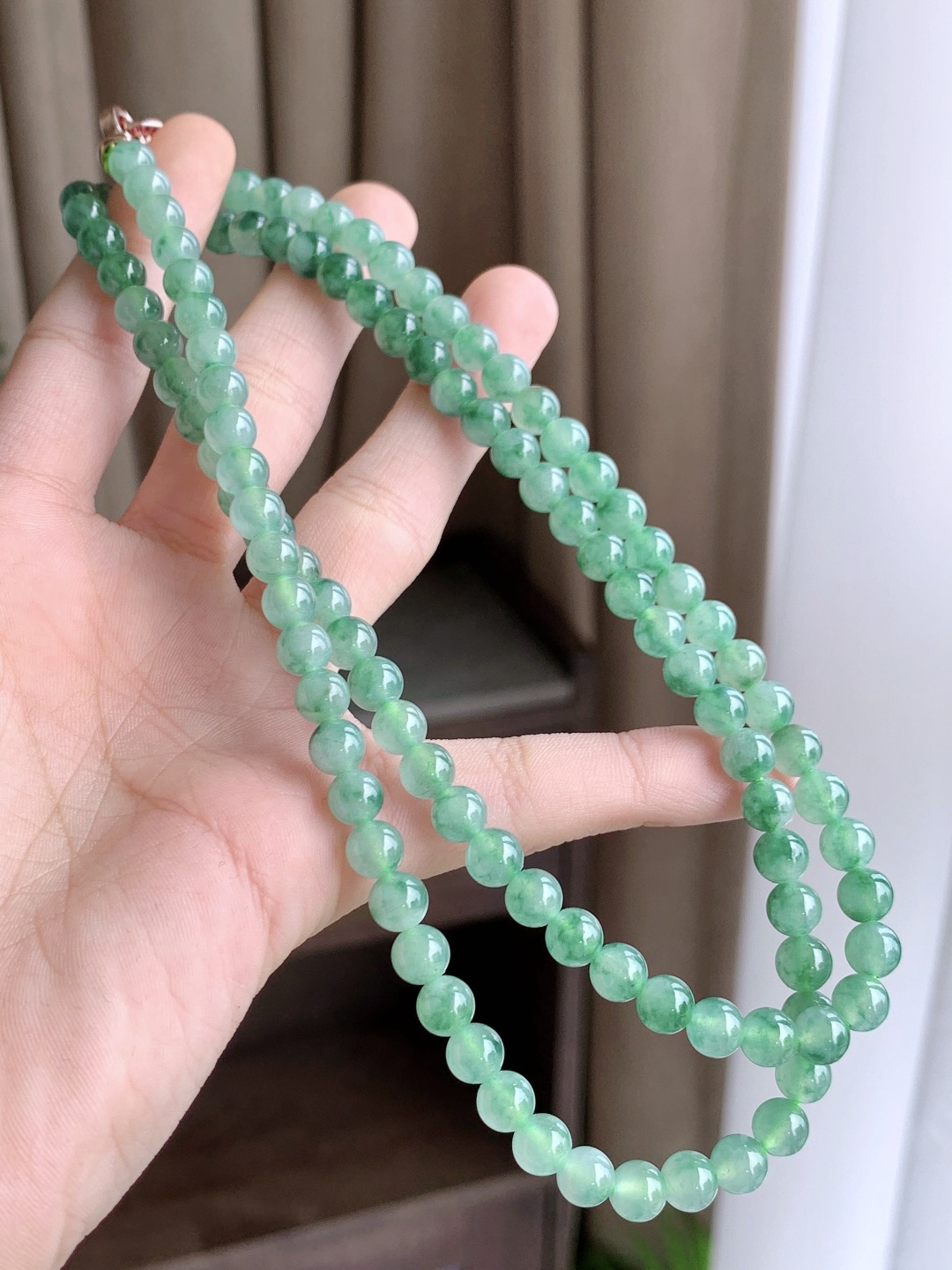 珠子 冰飘绿花珠链飘花圆珠子珠链 说明 性比高 尺寸 6.4-6.2mm，34cm 重量 49.6克
