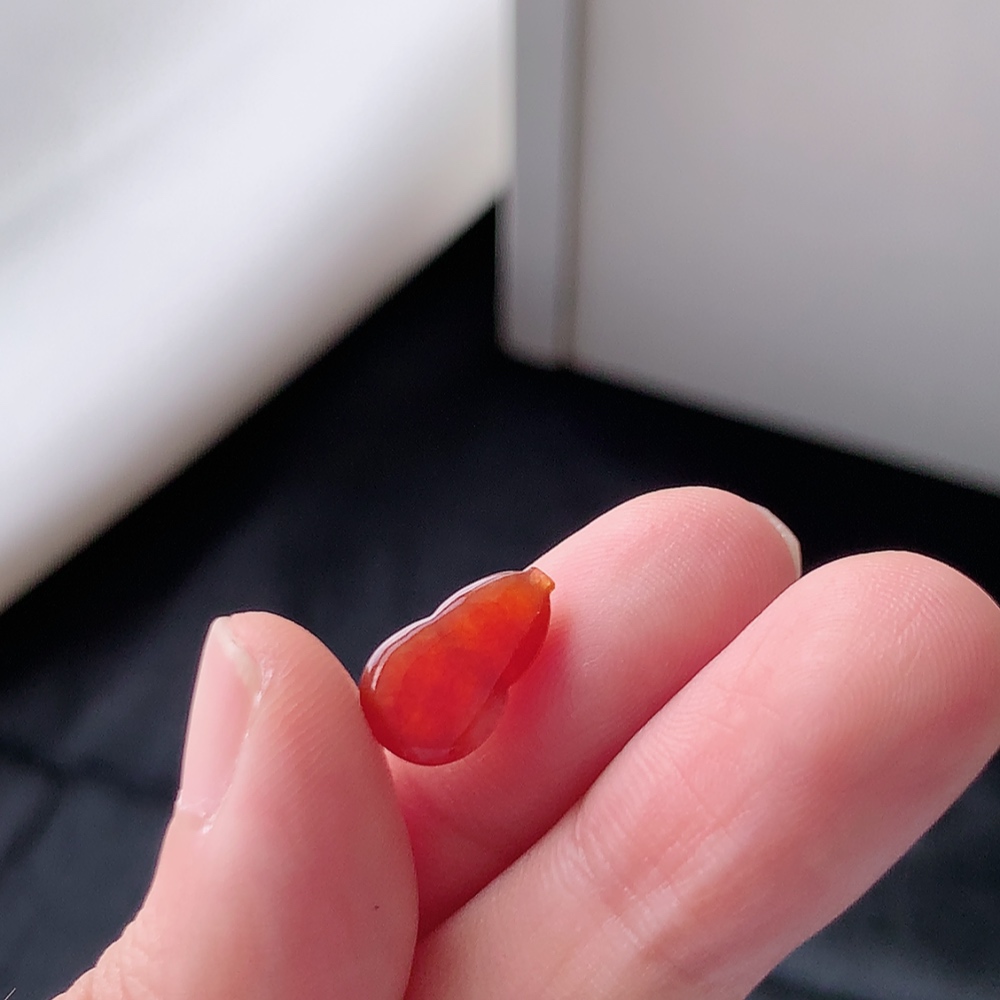 红翡葫芦挂件。种老饱满水润，品相喜悦，佩戴清新自然 货号98522，12.7-7.6-3.7