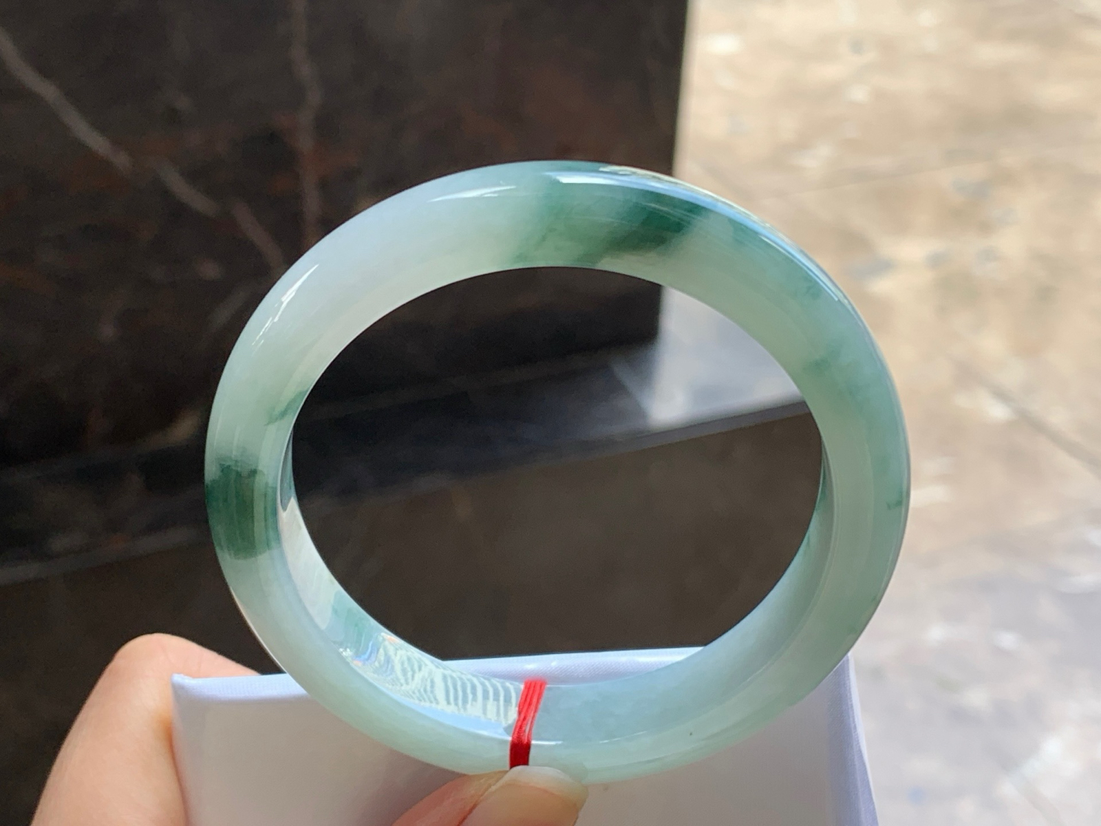 57.5-11.5-8.2

飘花手镯^_^细腻