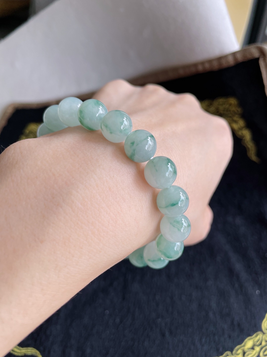 缅甸天然翡翠A货，冰飘花手串，尺寸：10mm。【编3248】