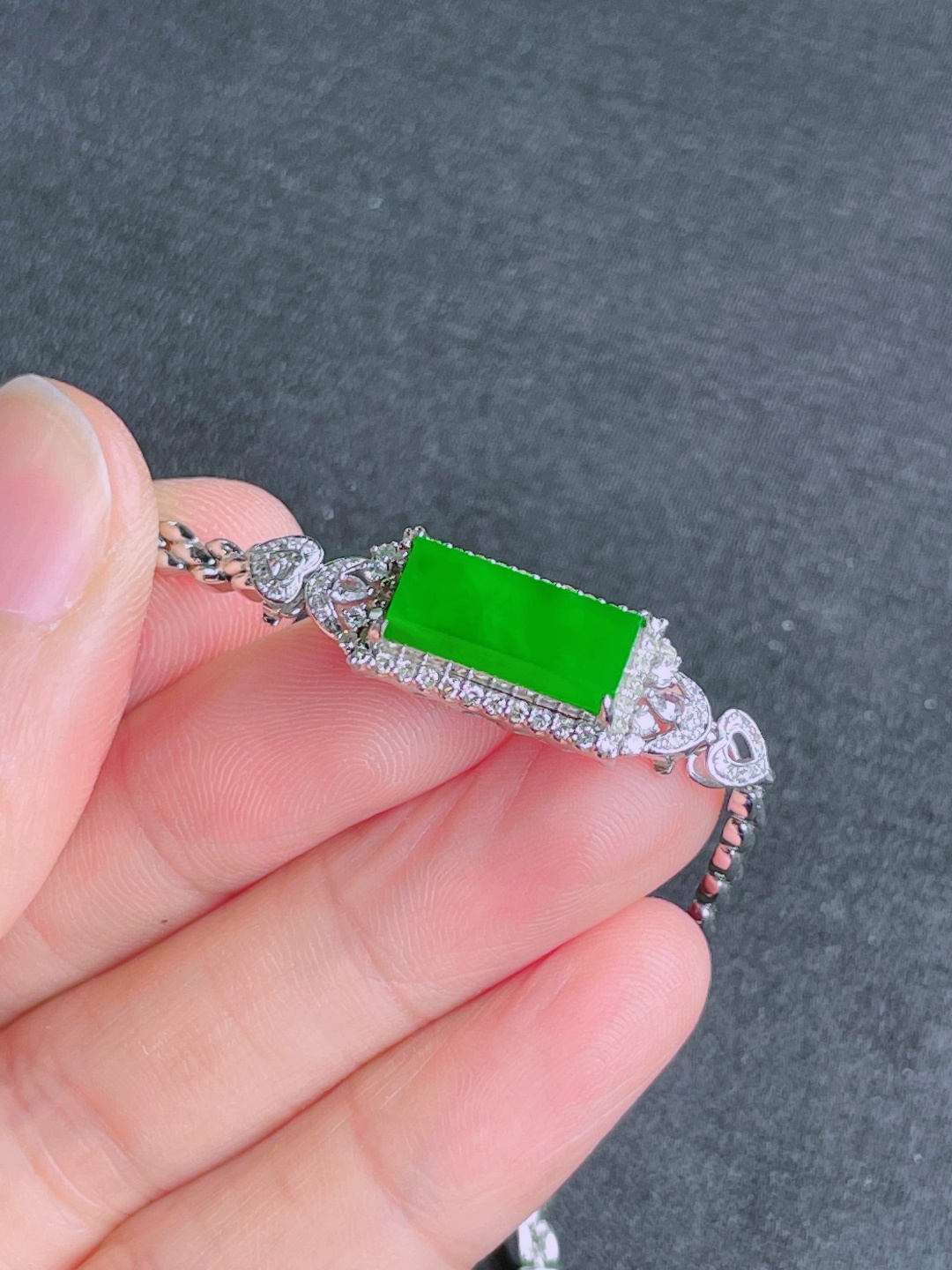 ️高冰绿马鞍手链，晶莹剔透，新颖时尚，14.2-6.6-3