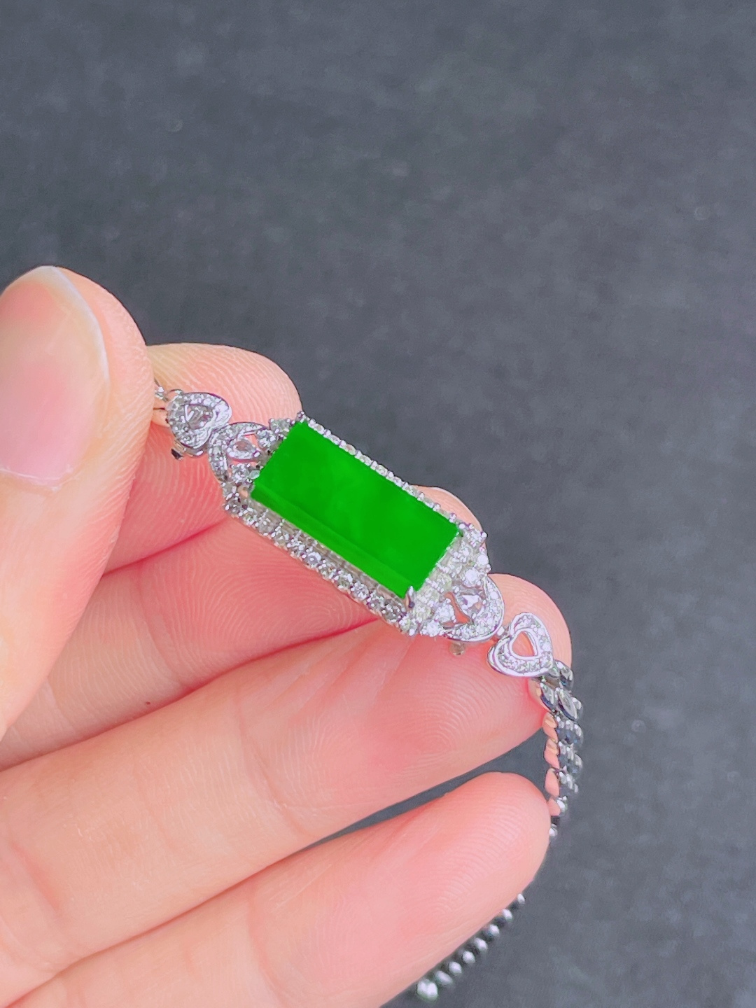 ️高冰绿马鞍手链，晶莹剔透，新颖时尚，14.2-6.6-3