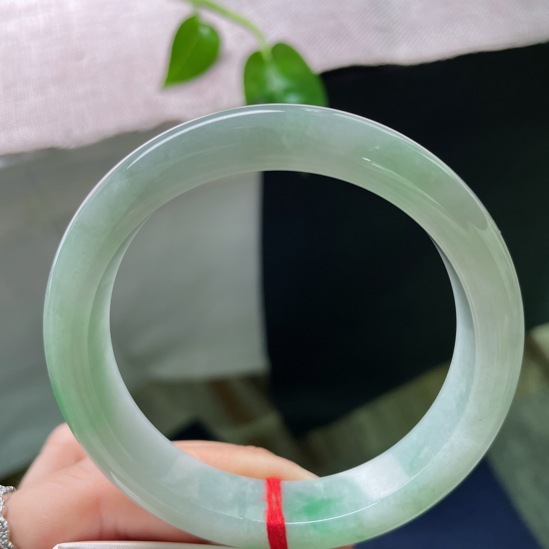 绿底正圈，水润细腻，清雅苑苑，贵气，无裂，ss52565a