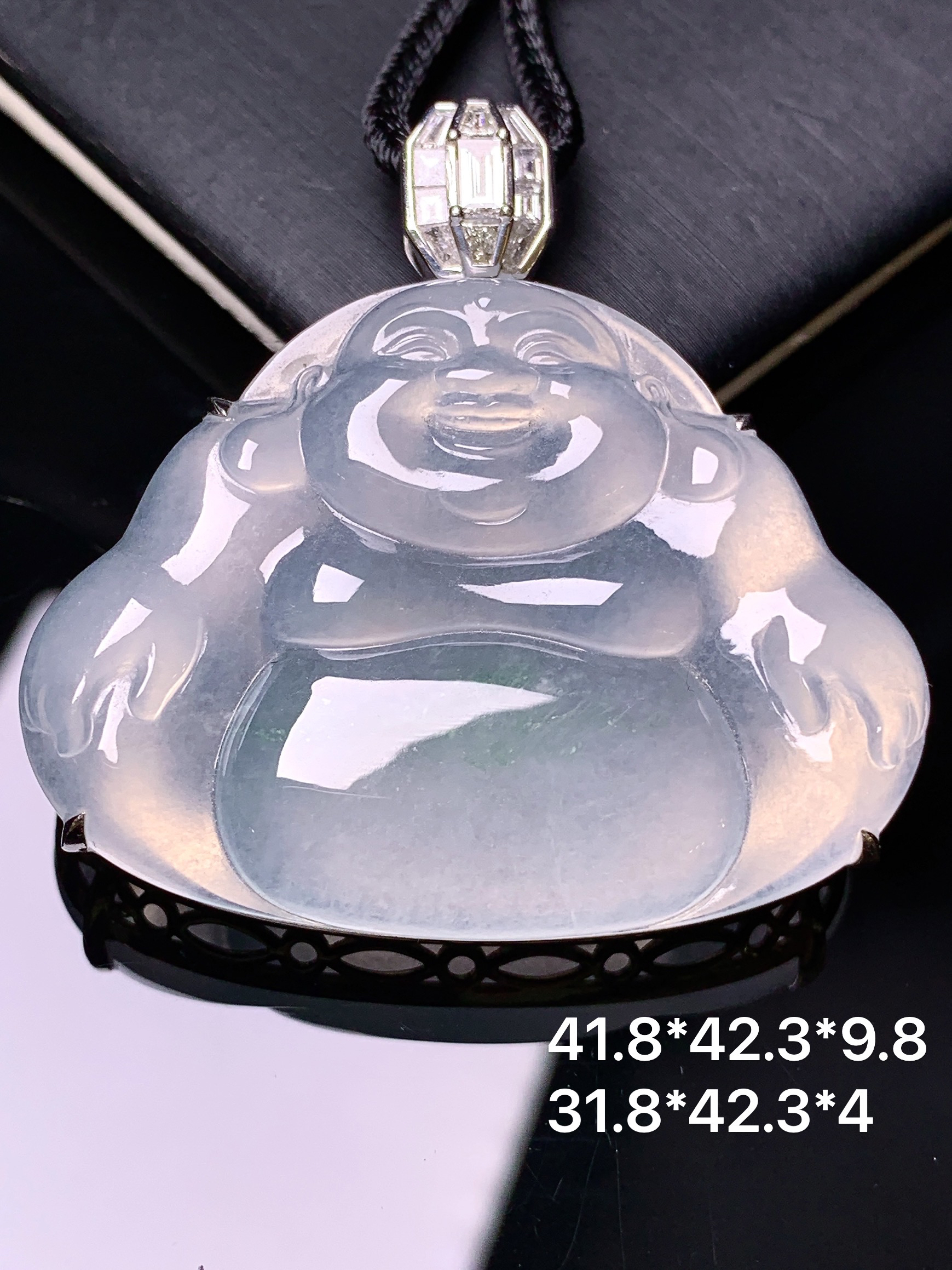 18k金钻镶嵌冰种佛公吊坠 玉质细腻 色泽艳丽清新 水润亮眼 整体尺寸41.8*42.3*9.8 y8