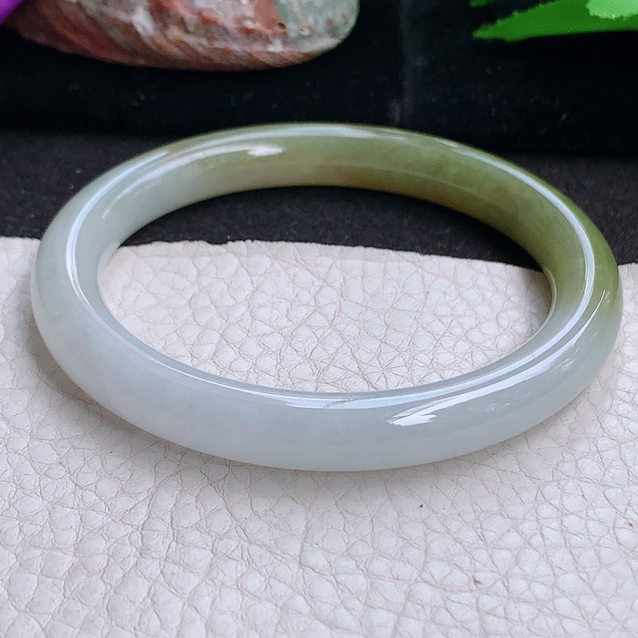 z实拍55.5*8.5招财叮当镯 缅甸翡翠a货玉手镯 半山水圆条玉手环