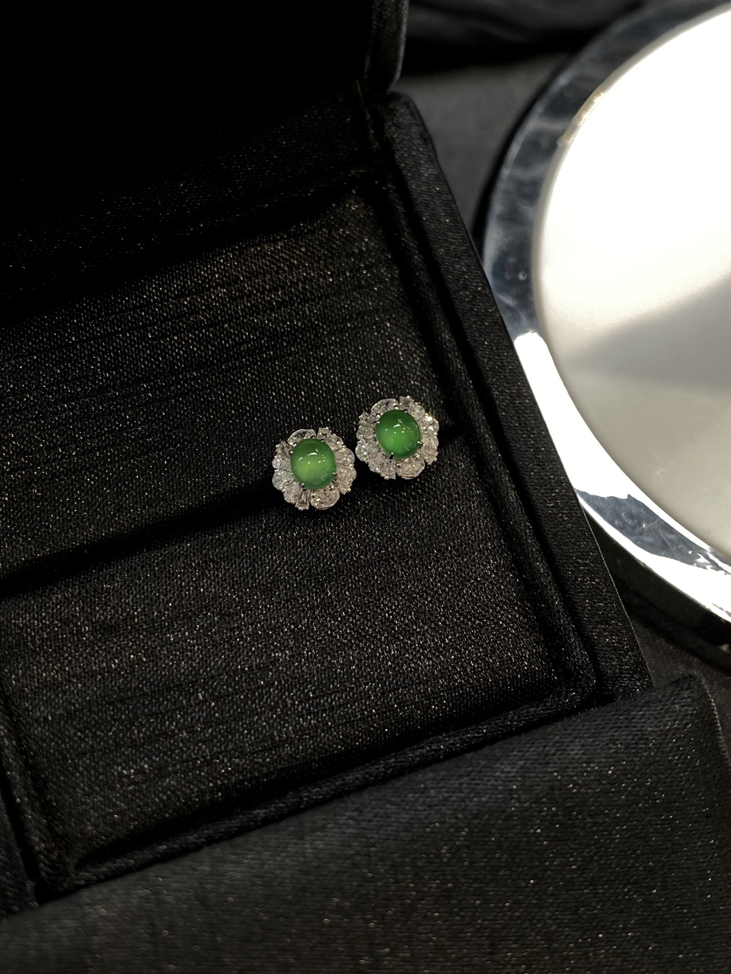 阳绿蛋面耳钉·金,整·9.3-9-6.6mm,裸·5.5-4.6-2.5mm