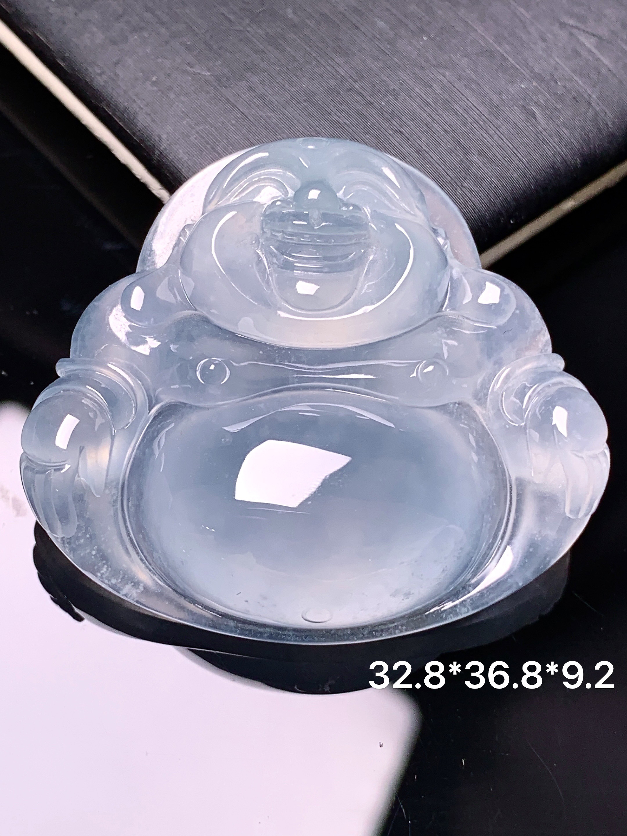 冰种佛公吊坠 玉质细腻 色泽艳丽清新 水润亮眼 整体尺寸32.8*36.8*9.2 b3
