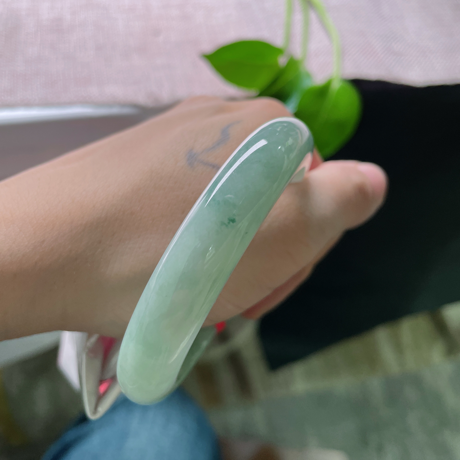 56.6/13.2/8.9，飘花正圈，蓝底，底子干净清爽，细腻，花色灵动飘逸，完美，ss53724a