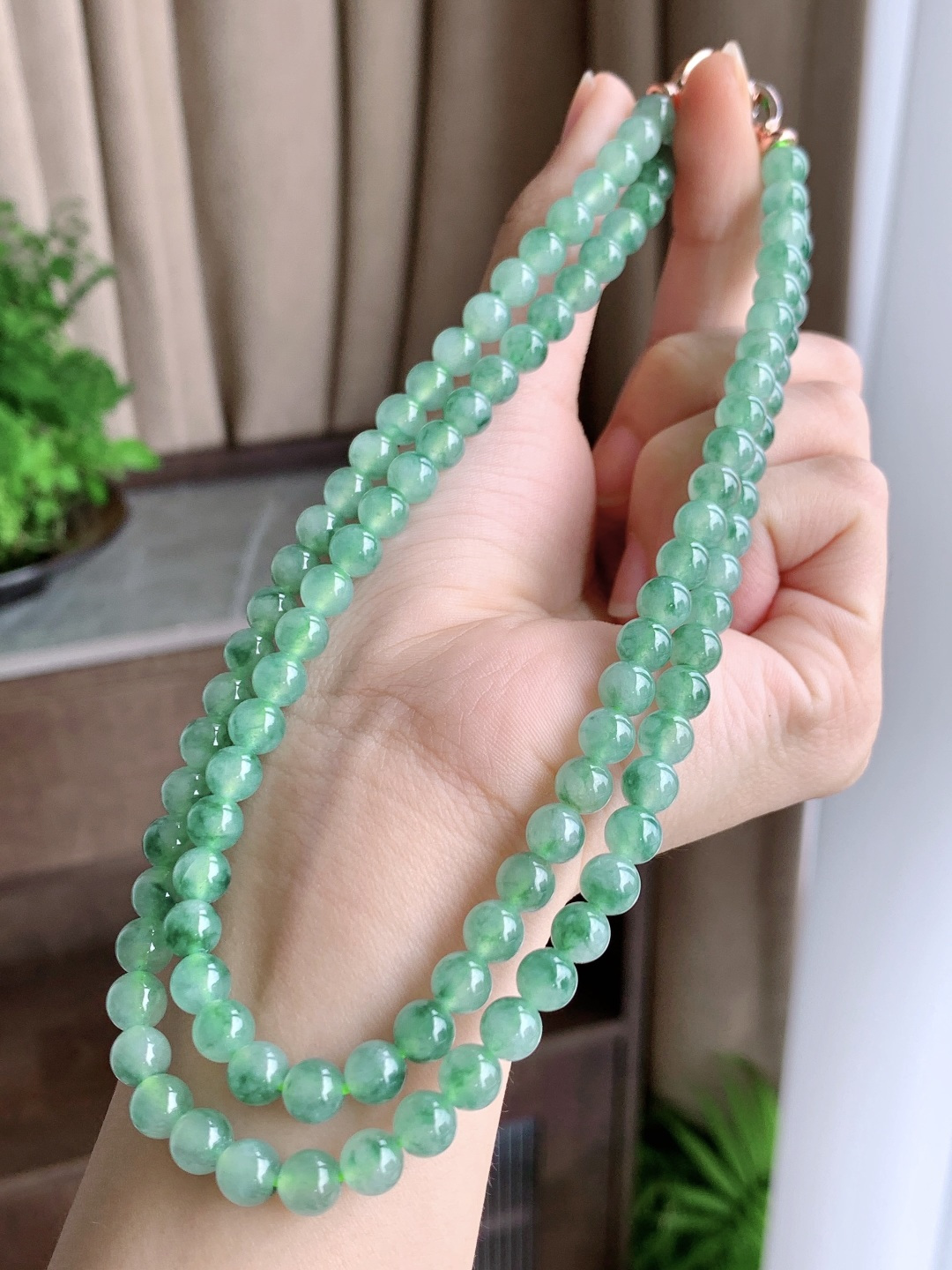 珠子 冰飘绿花珠链飘花圆珠子珠链 说明 性比高 尺寸 6.4-6.2mm，34cm 重量 49.6克