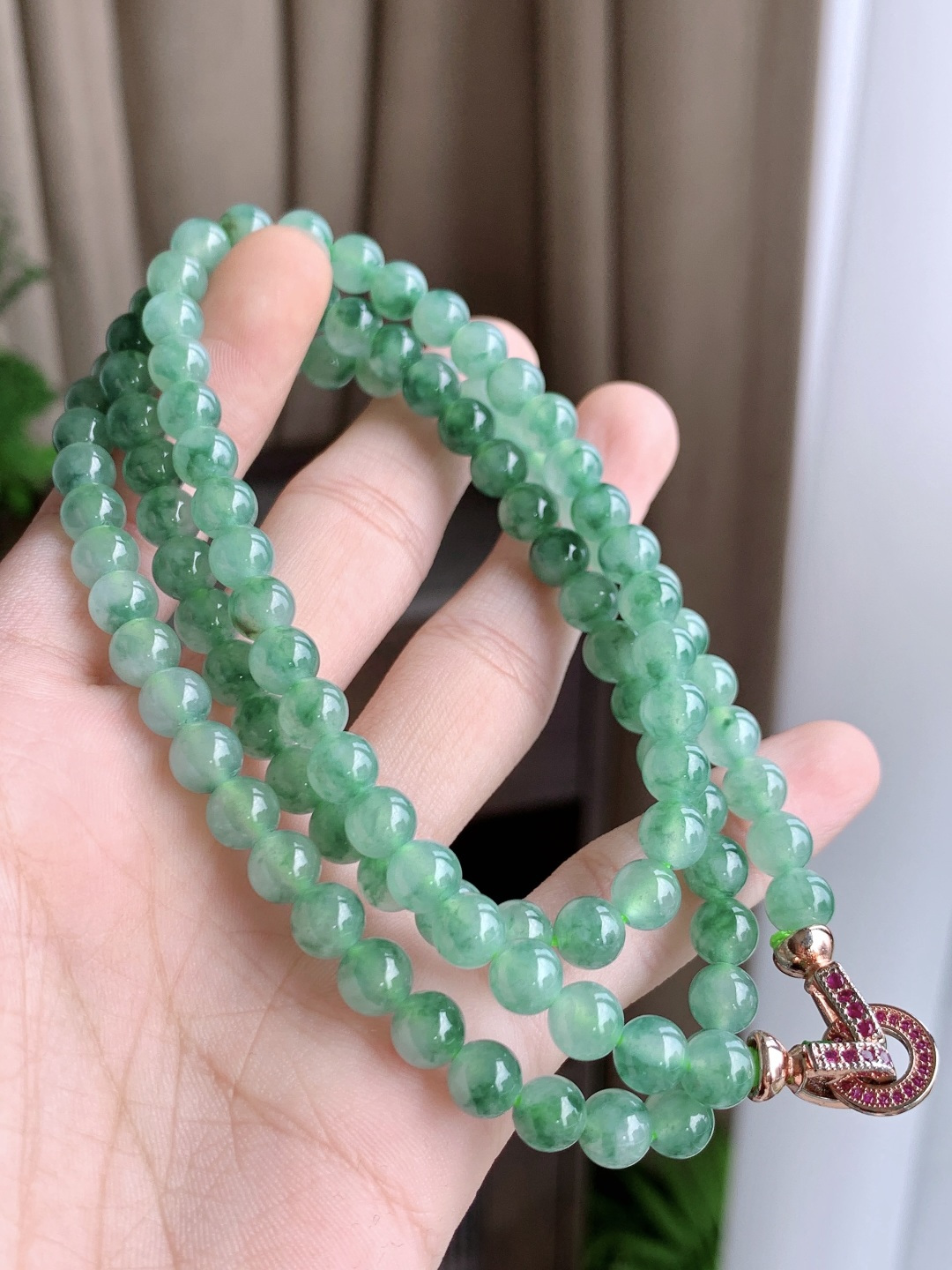 珠子 冰飘绿花珠链飘花圆珠子珠链 说明 性比高 尺寸 6.4-6.2mm，34cm 重量 49.6克