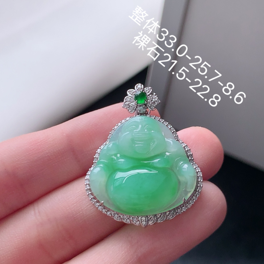 冰飘绿佛公吊坠 冰润底子细腻，品相喜悦，佩戴精致优雅 货号02521，33.0-25.7-8.6