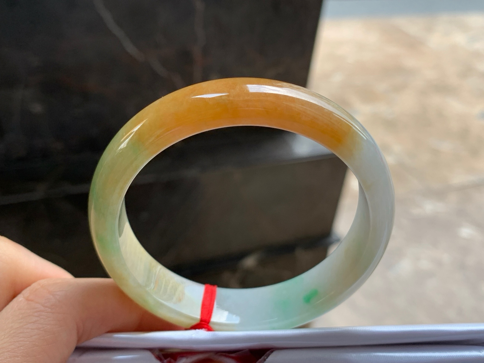 57-13.5-7.4

黄加绿手镯^_^颜色鲜艳