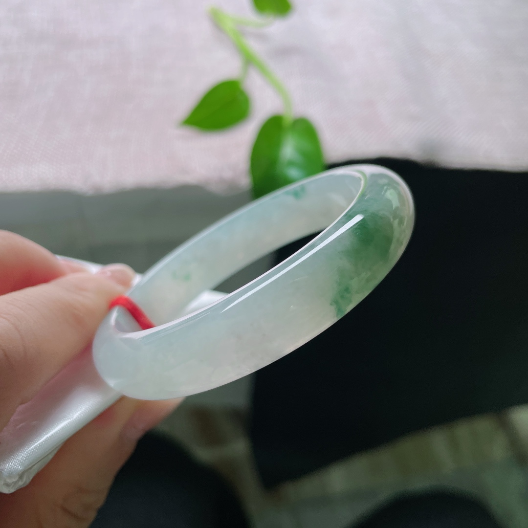 飘花正圈，冰润细腻，种老，悠悠的云里有淡淡的诗，无裂，as53089a