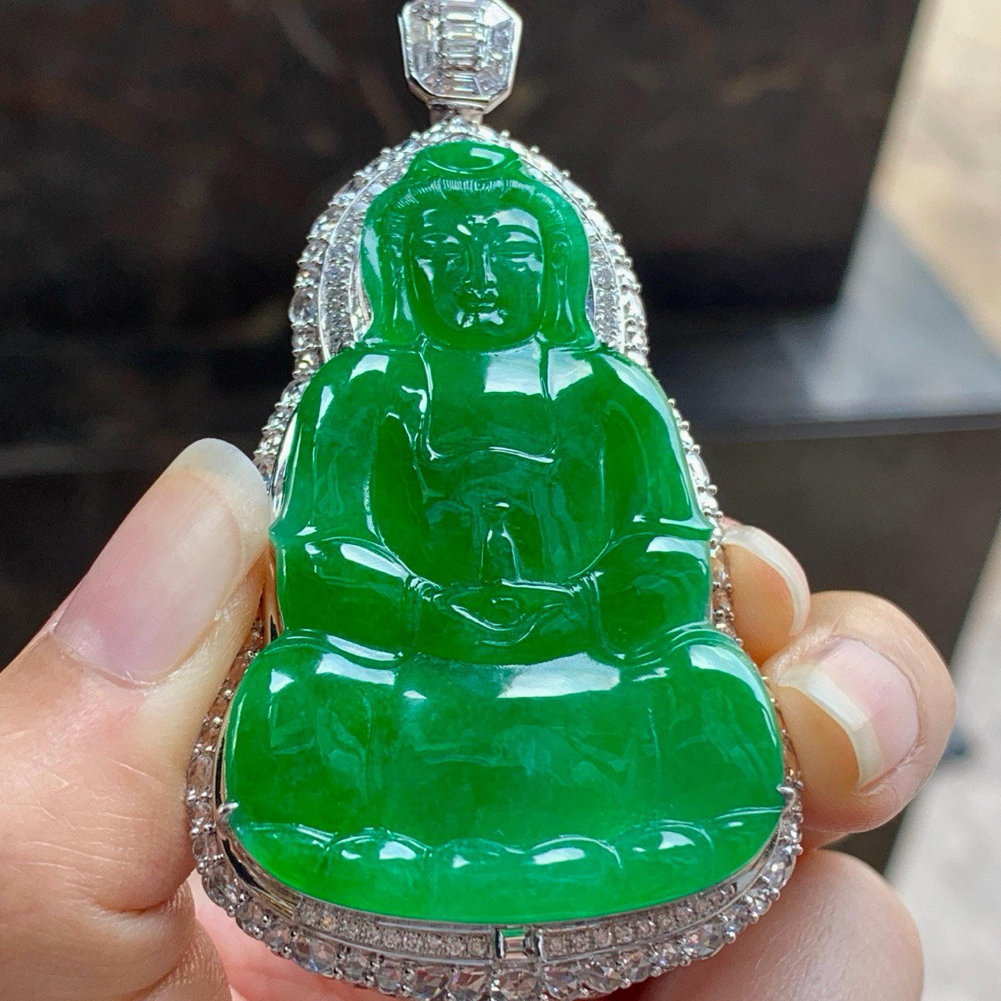 金钻镶嵌辣绿色观音^_^正装 鲜艳