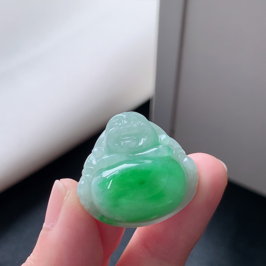 冰飘绿佛公挂件 种老水润细腻，品相喜悦，佩戴优雅时尚 货号01522，24.0-25.3-11.3