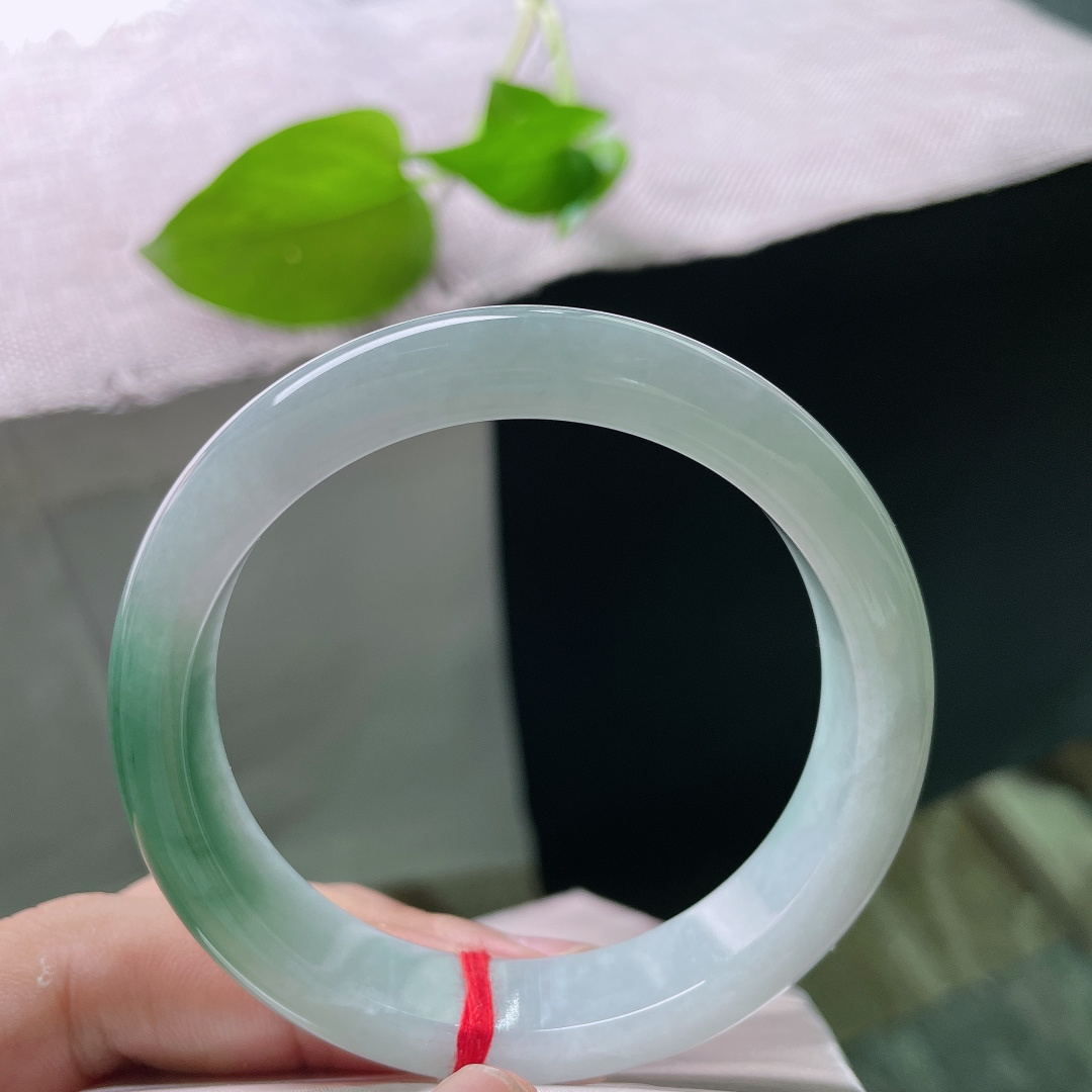 绿底正圈，一抹油青点缀，简约不简单，一镯两镜，种老，棉根，ss53148a