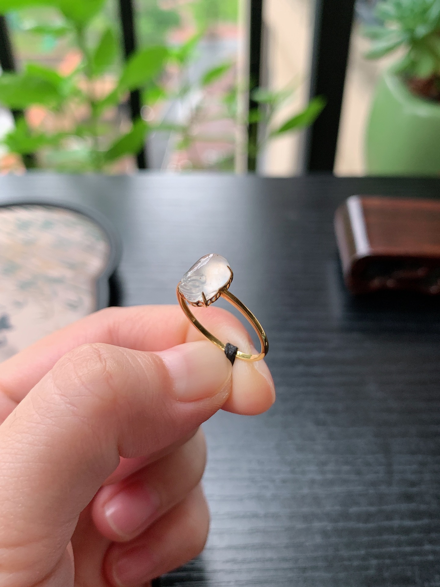 18k金镶嵌老坑冰种胶感白月光貔貅戒指，裸石尺寸:9.8-6.3-5.2mm