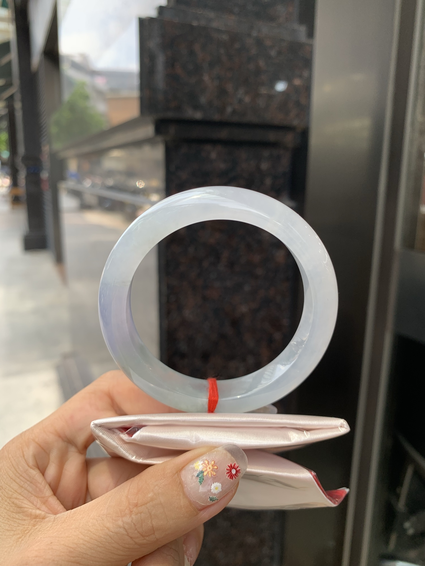 冰幻彩正圈 55.7-8.6-12.3 0524-513-46 打灯细纹，底妆冰润，幻彩也可以叫春彩，它是颜色丰富多样，有清新的淡绿，优雅的，每种颜色都有独特韵味。