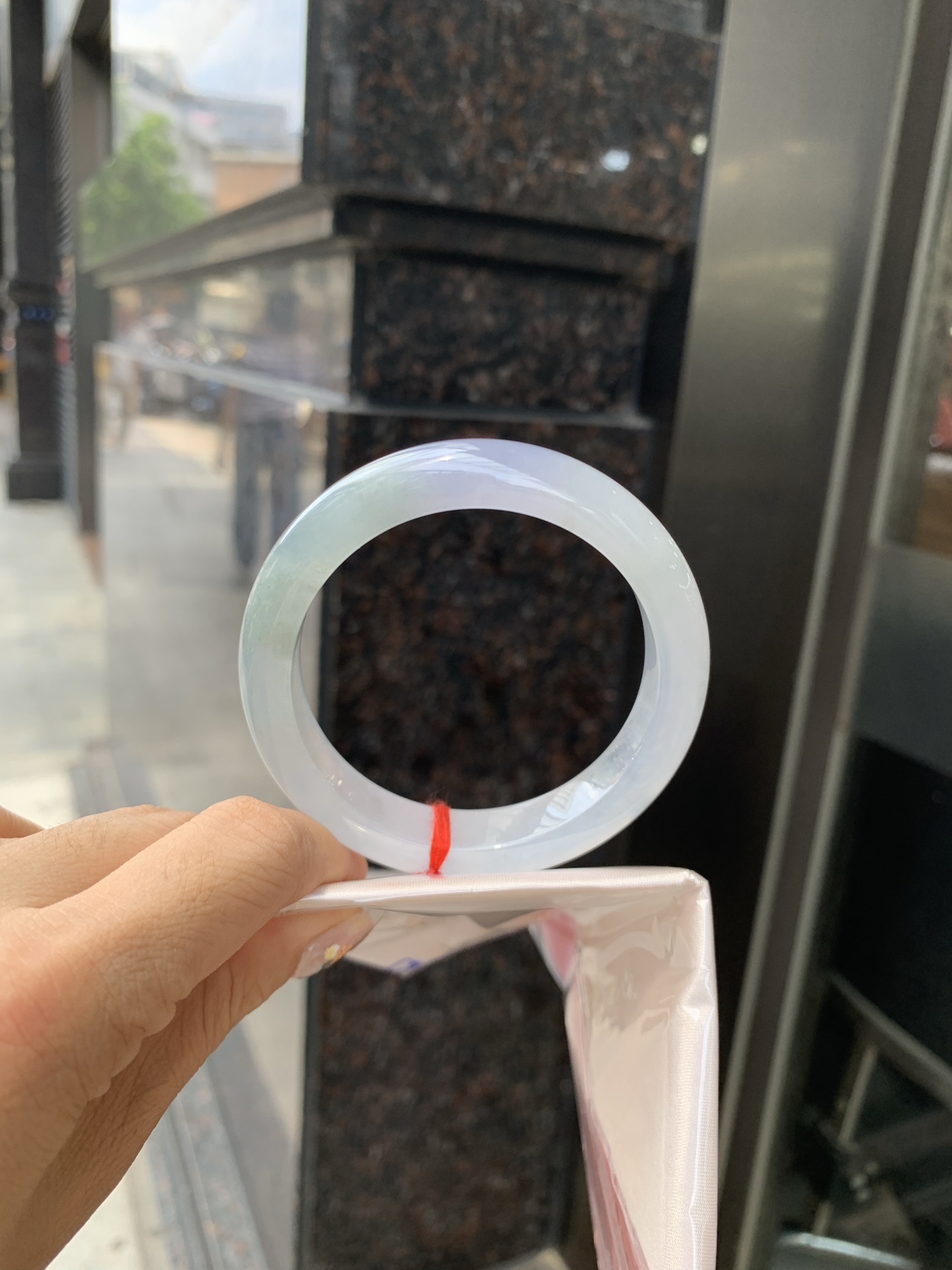 冰幻彩正圈 55.7-8.6-12.3 0524-513-46 打灯细纹，底妆冰润，幻彩也可以叫春彩，它是颜色丰富多样，有清新的淡绿，优雅的，每种颜色都有独特韵味。