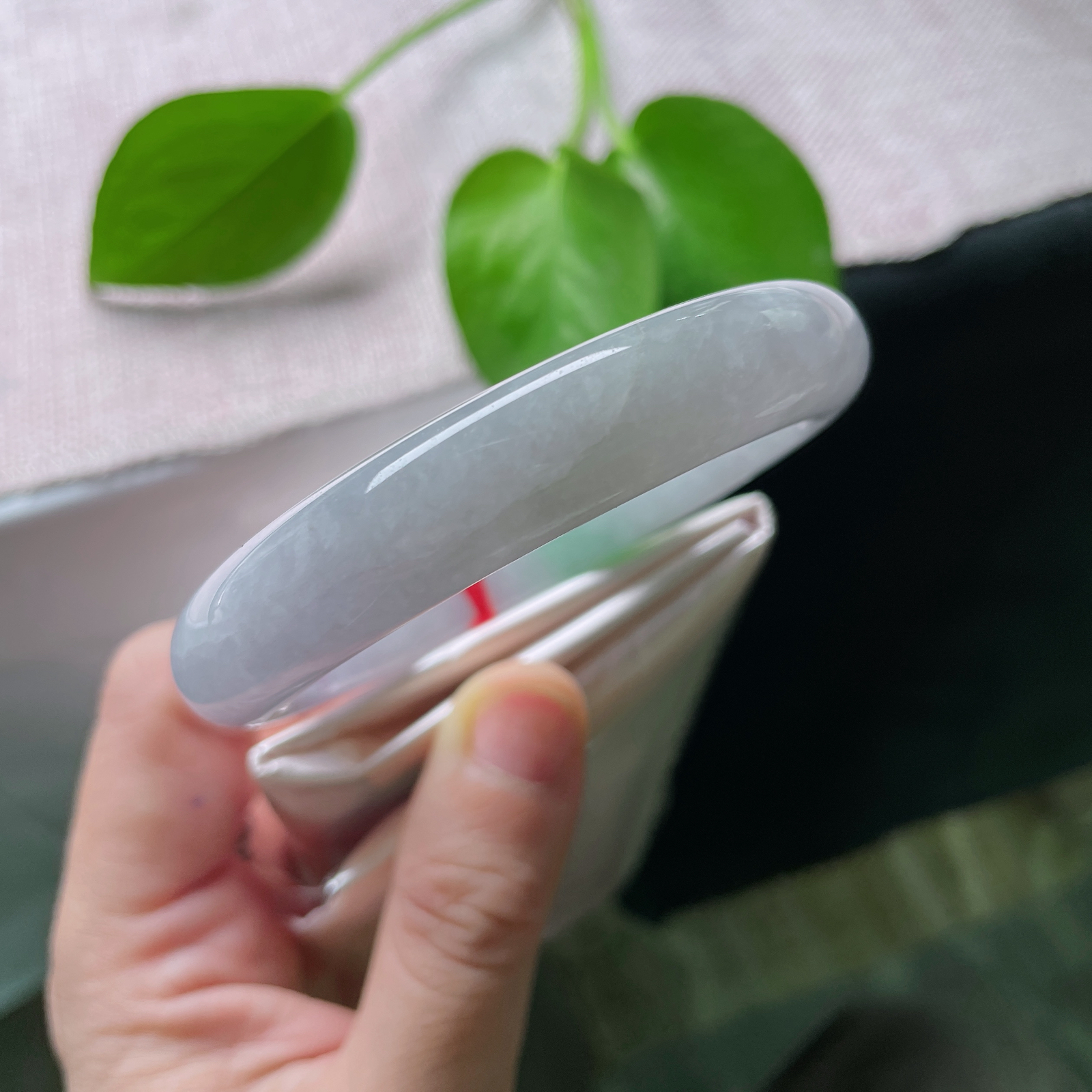 私人专拍#57.5/12.4/9，春彩正圈，紫绿相依，别有韵味，种老，细润，翠色欲滴，皮纹，ss50980a