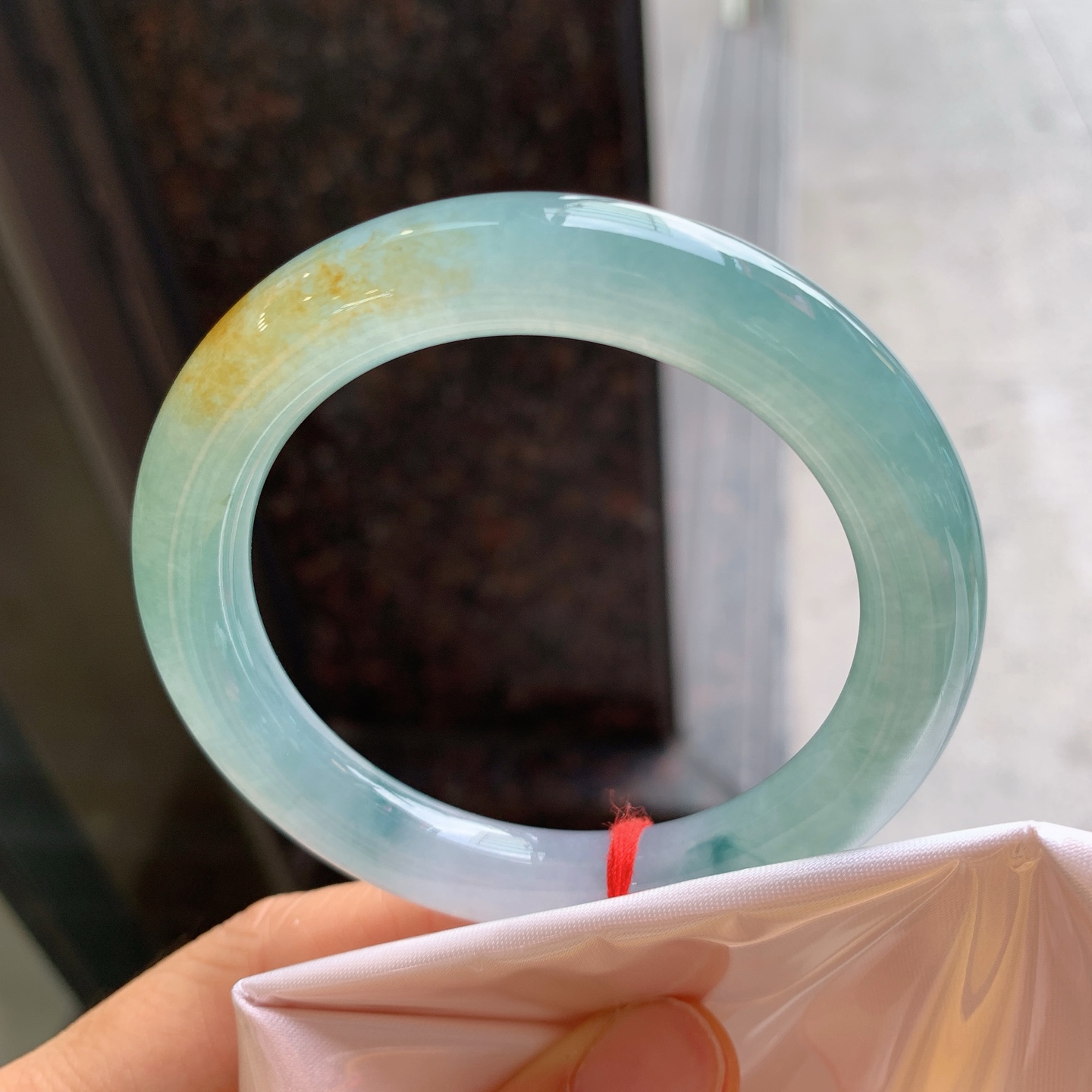 圆条三彩 有纹裂微扣 尺寸：53.2/10.6 特色料子