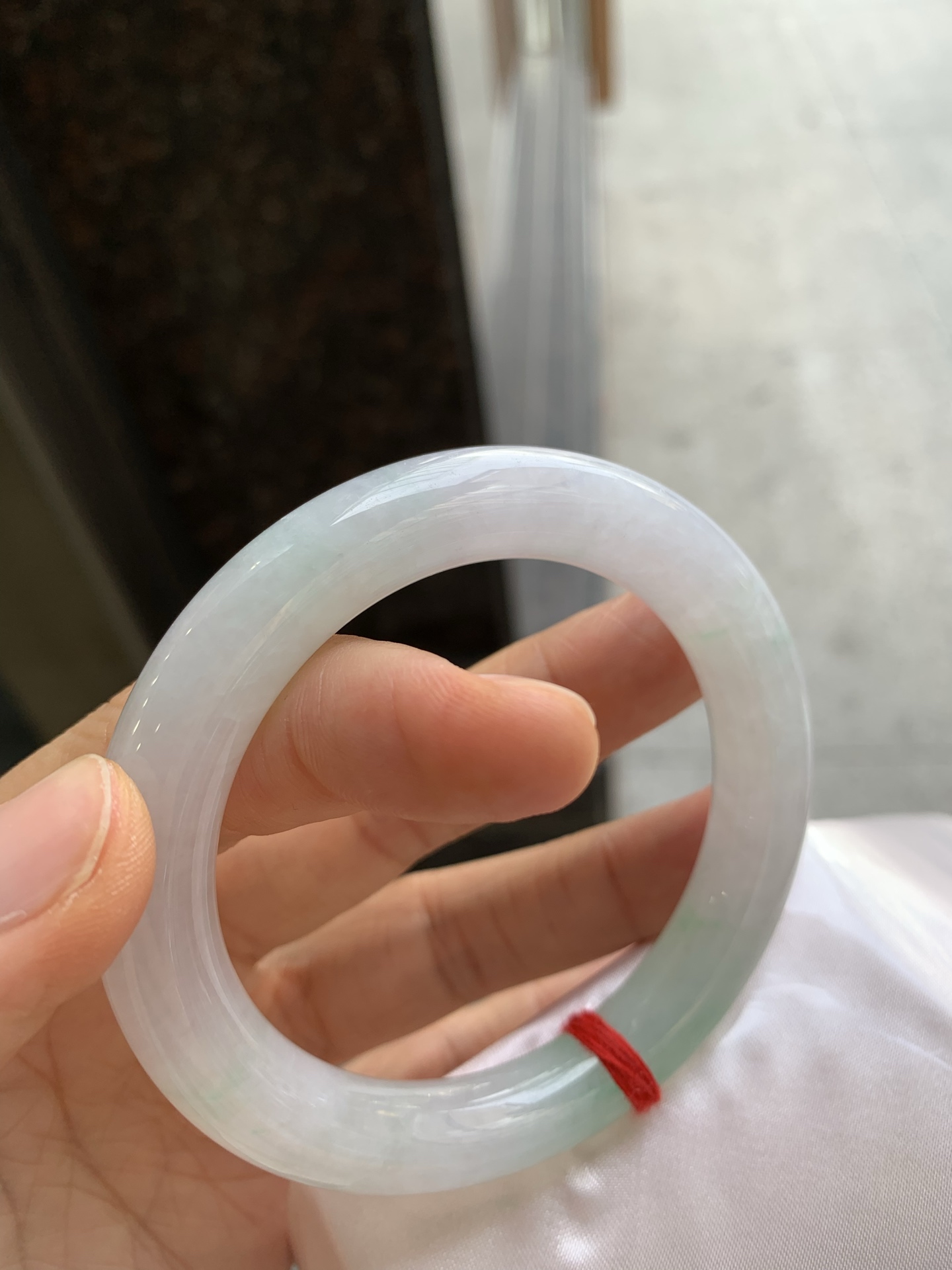 圆条冰飘绿 表皮微瑕疵 尺寸：56.6/10.7/11 清爽