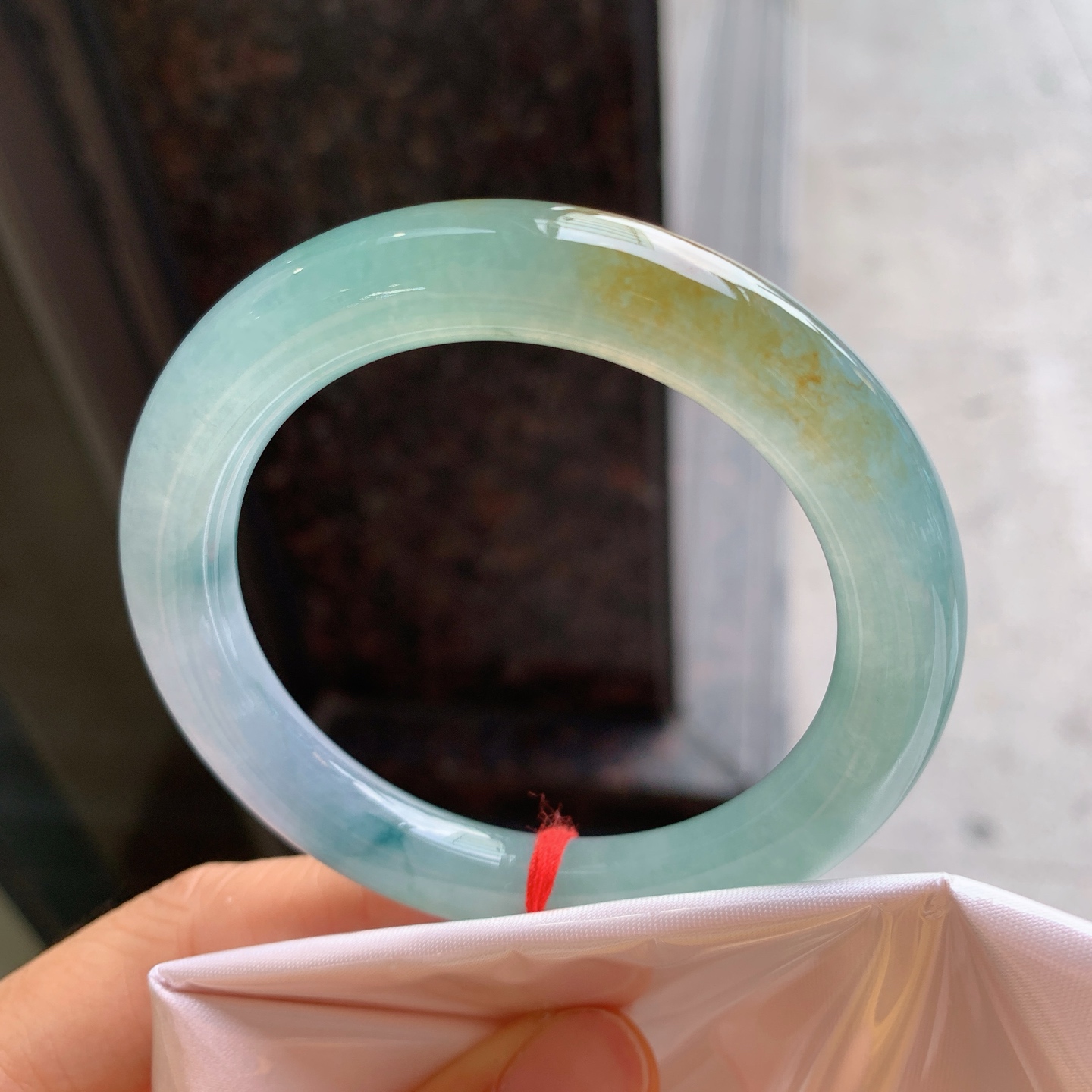 圆条三彩 有纹裂微扣 尺寸：53.2/10.6 特色料子