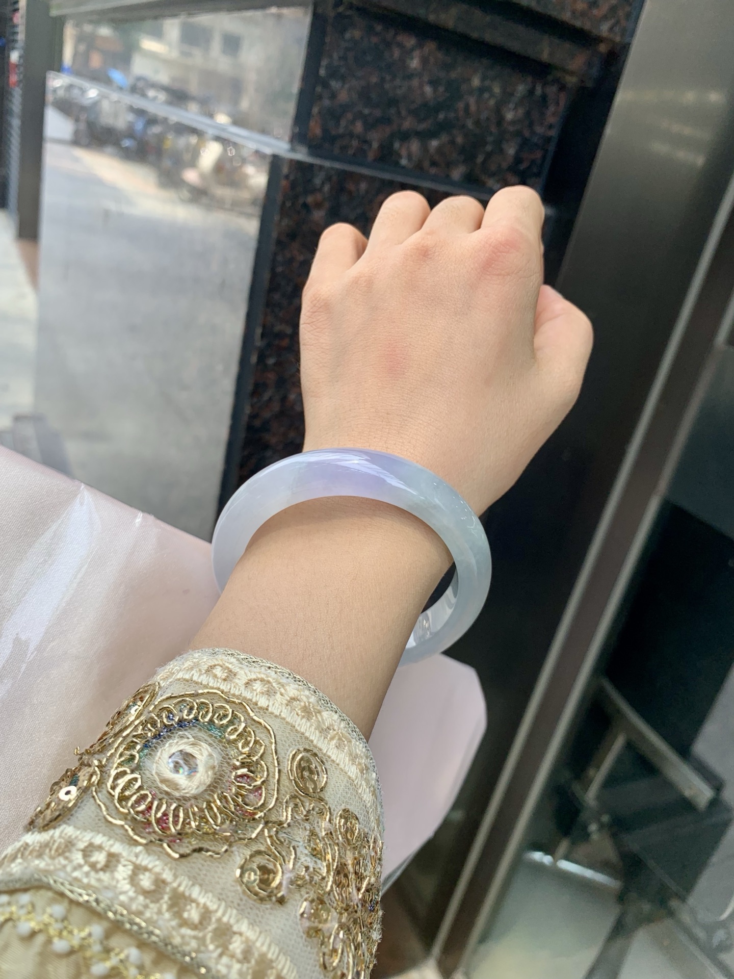 冰幻彩正圈 55.7-8.6-12.3 0524-513-46 打灯细纹，底妆冰润，幻彩也可以叫春彩，它是颜色丰富多样，有清新的淡绿，优雅的，每种颜色都有独特韵味。