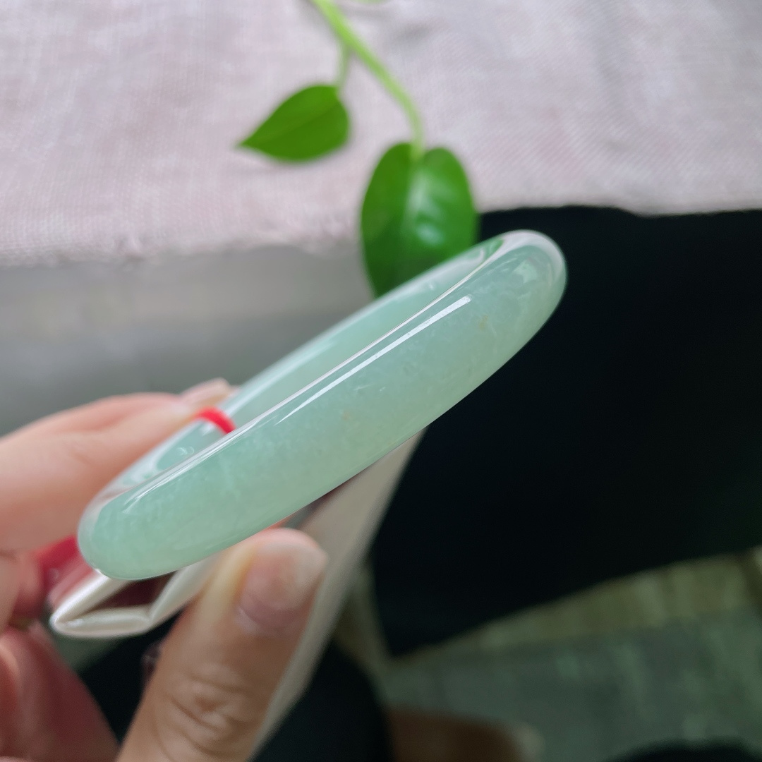 54.5/10.4果绿圆条，颜色分布均匀，甜美可人，干净，小清新减龄，无裂，ss53669a