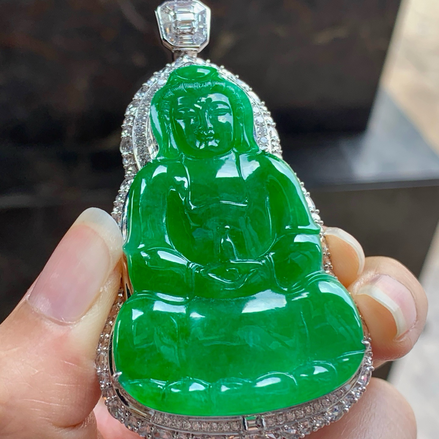 金钻镶嵌辣绿色观音^_^正装 鲜艳