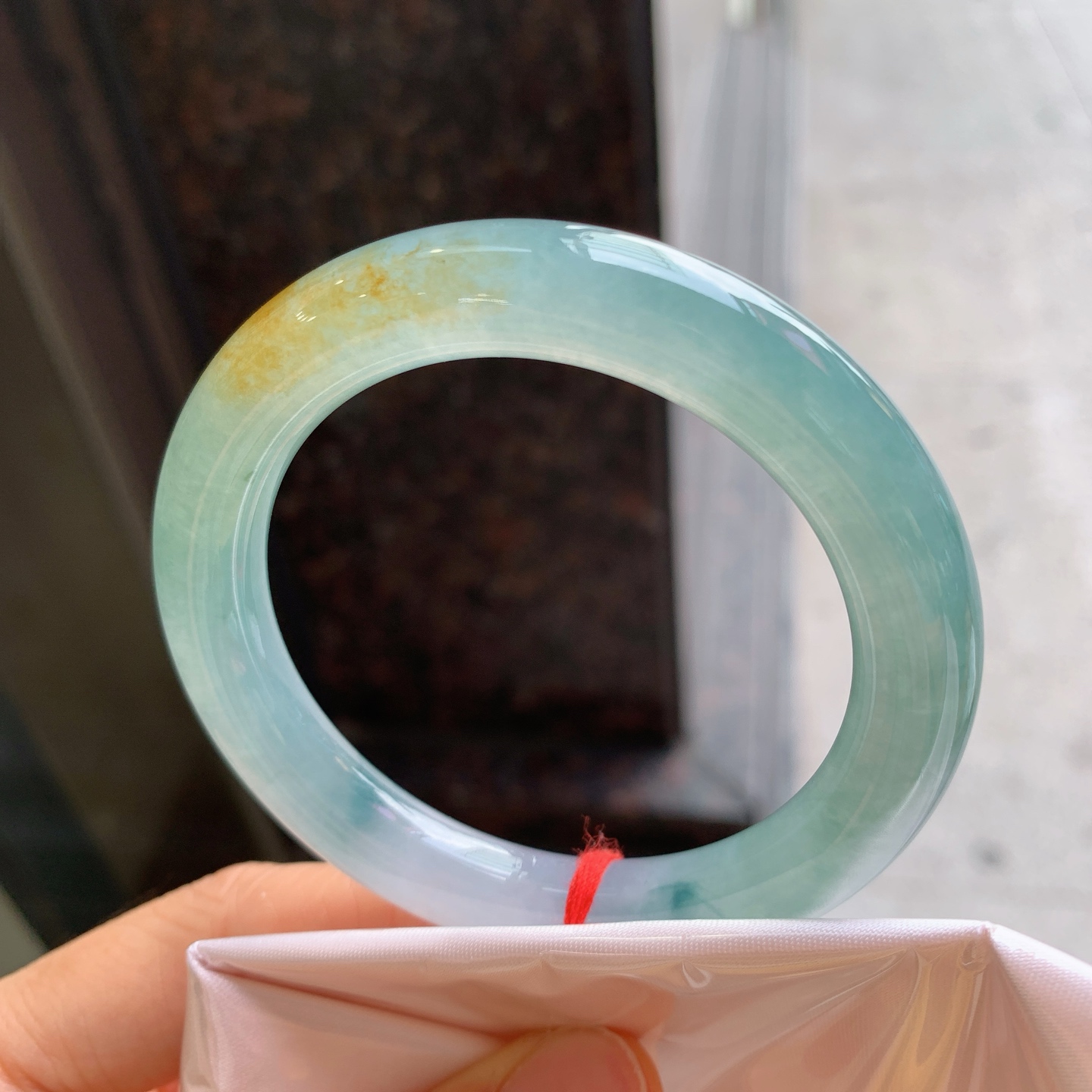 圆条三彩 有纹裂微扣 尺寸：53.2/10.6 特色料子