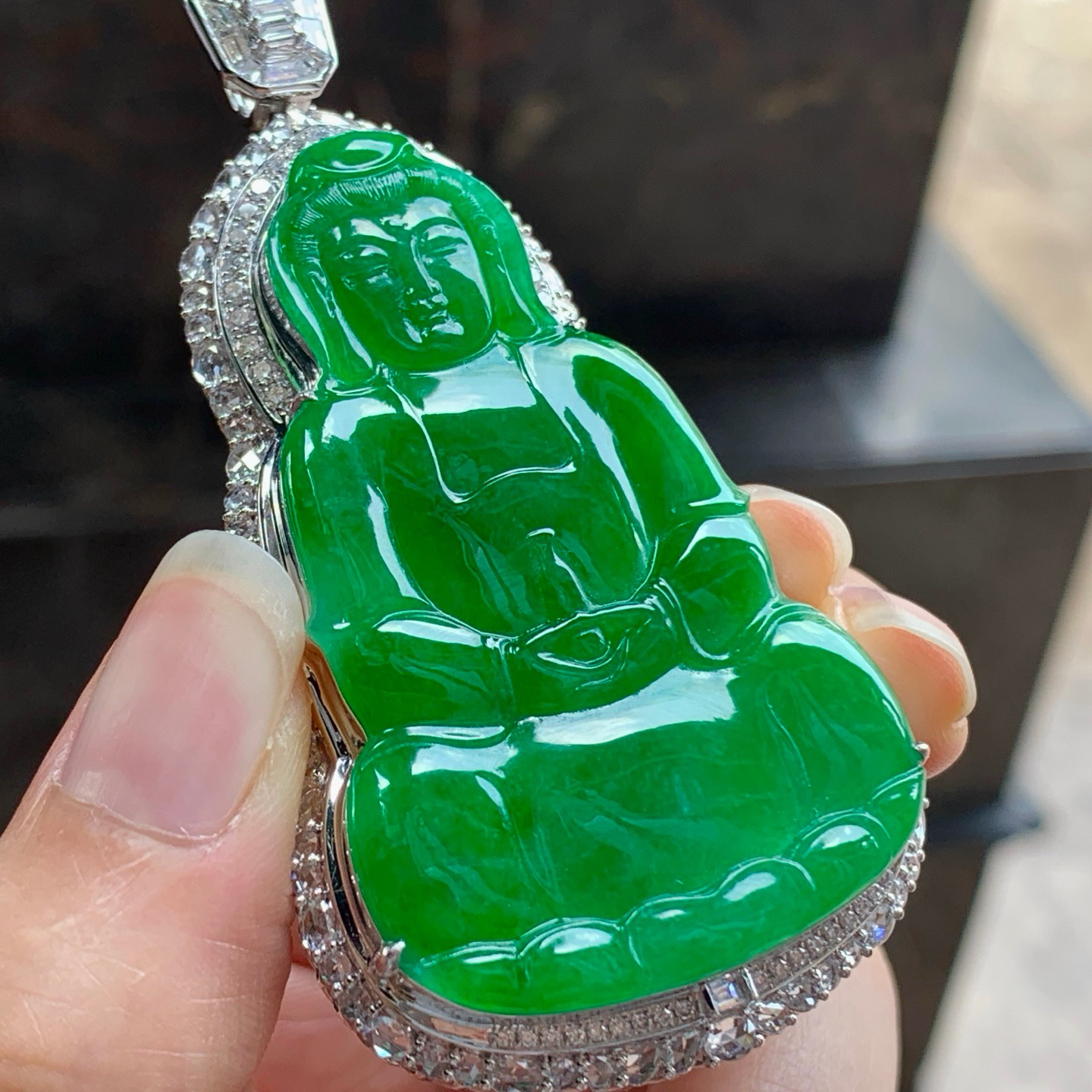 金钻镶嵌辣绿色观音^_^正装 鲜艳