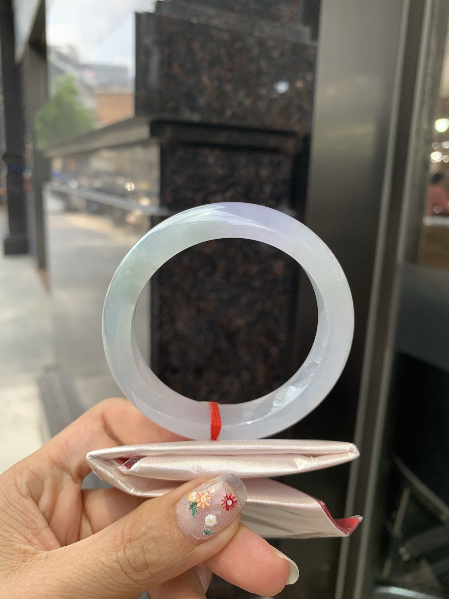 冰幻彩正圈 55.7-8.6-12.3 0524-513-46 打灯细纹，底妆冰润，幻彩也可以叫春彩