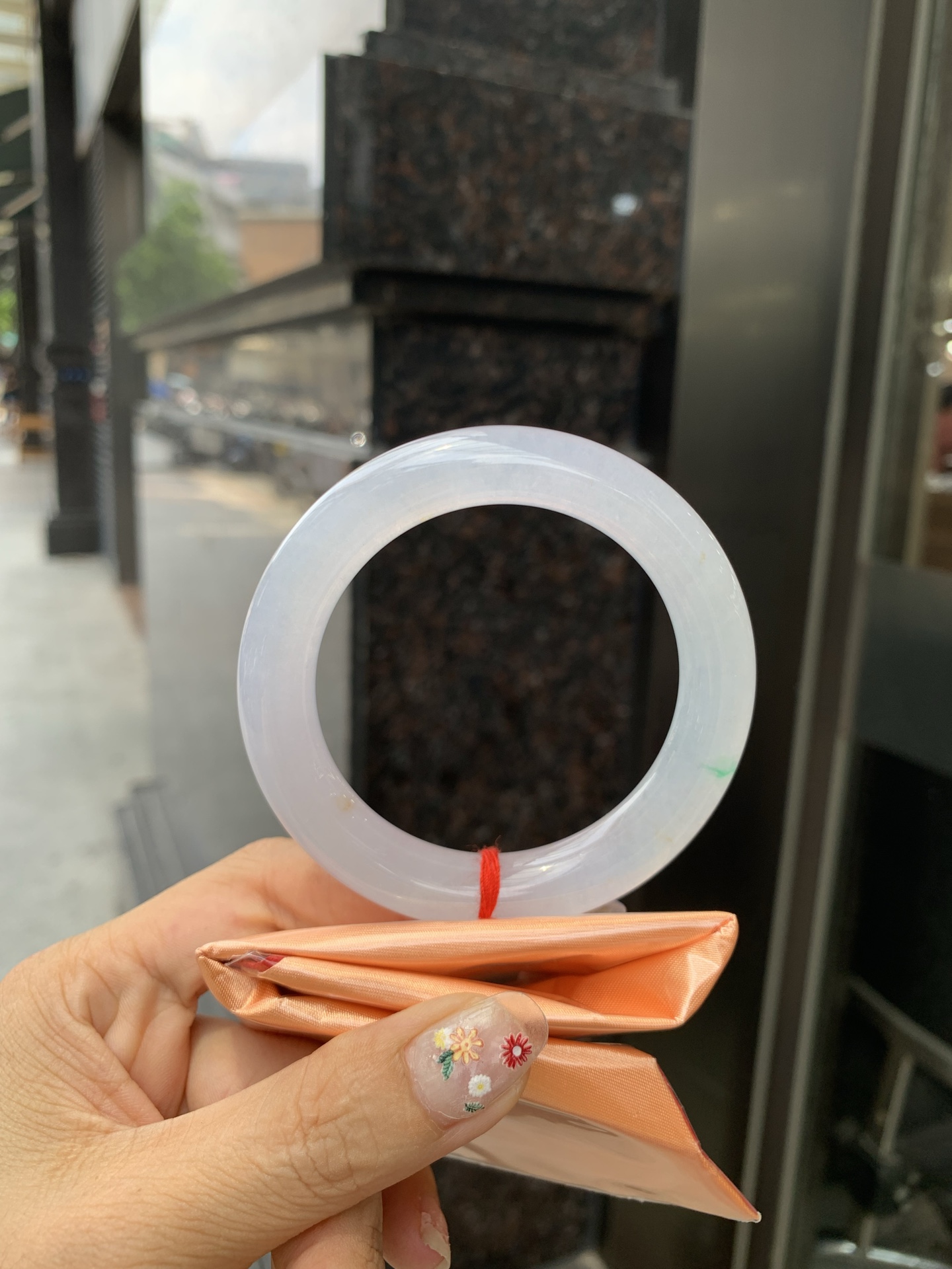 冰春彩圆条 54-10.6-10.8 0524-N798 打灯细纹，底妆冰润，谁能拒绝一只自带春日滤