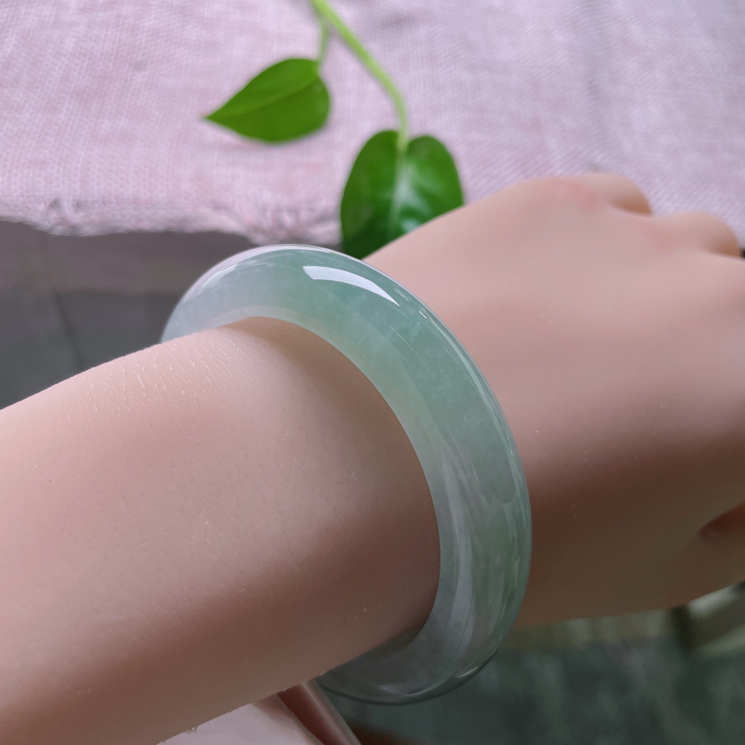 晴绿底正圈，冰润细腻，清而不冷，婉间低调奢华，贵气，晶体纹，ss53739a