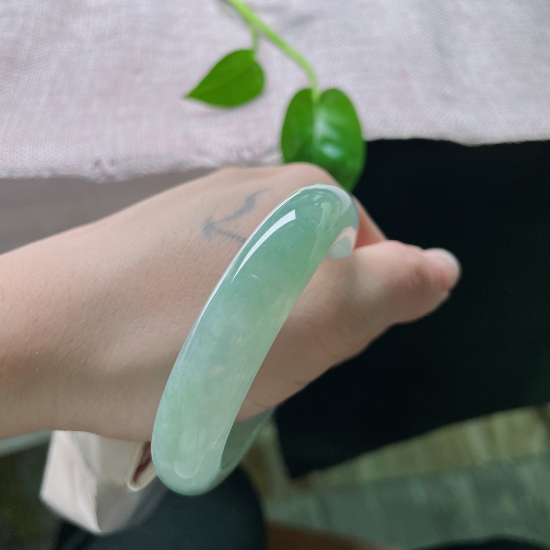 晴绿底正圈，冰润细腻，清而不冷，婉间低调奢华，贵气，晶体纹，ss53739a