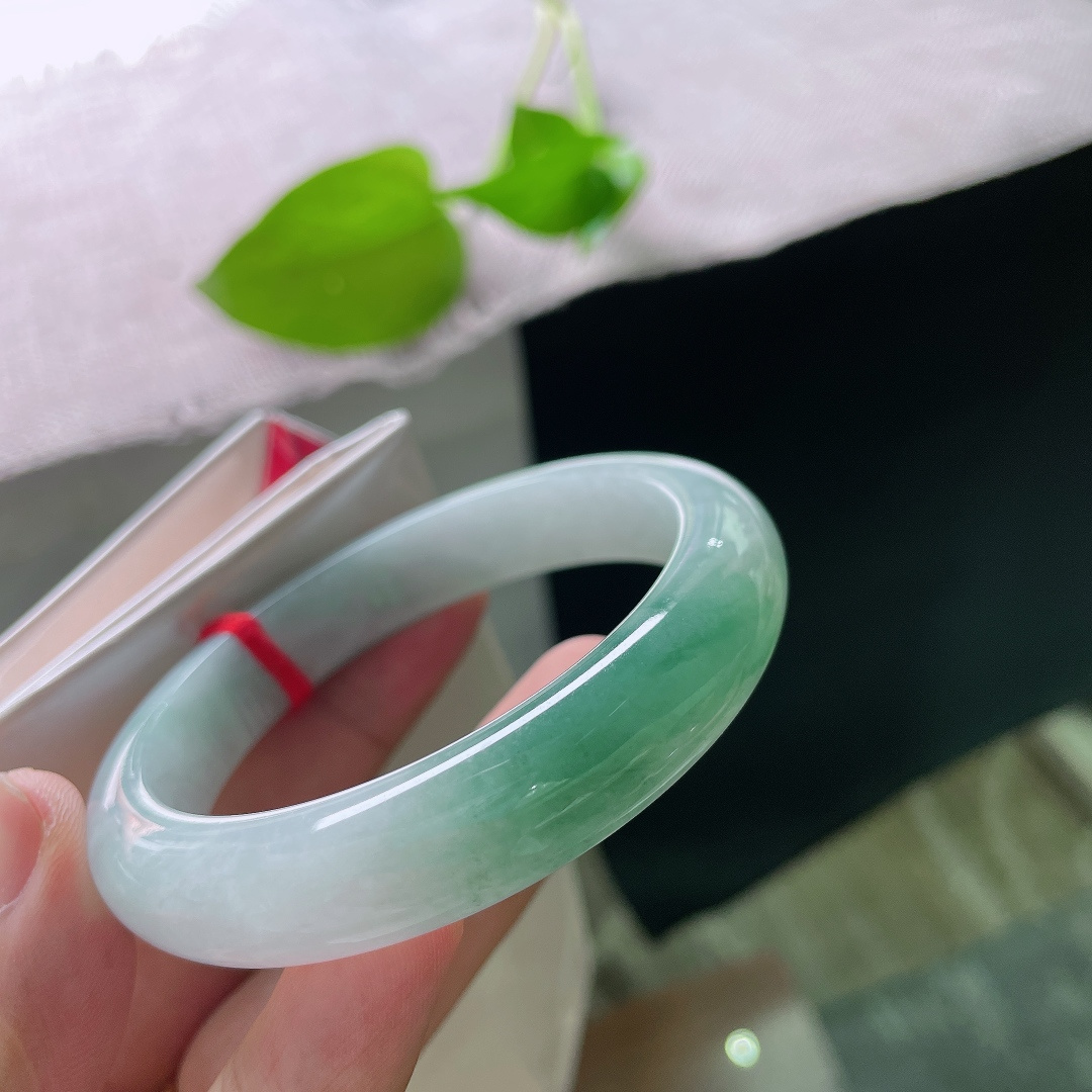 绿底正圈，一抹油青点缀，简约不简单，一镯两镜，种老，棉根，ss53148a
