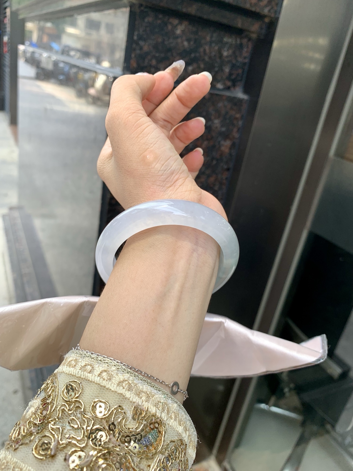 冰幻彩正圈 55.7-8.6-12.3 0524-513-46 打灯细纹，底妆冰润，幻彩也可以叫春彩，它是颜色丰富多样，有清新的淡绿，优雅的，每种颜色都有独特韵味。