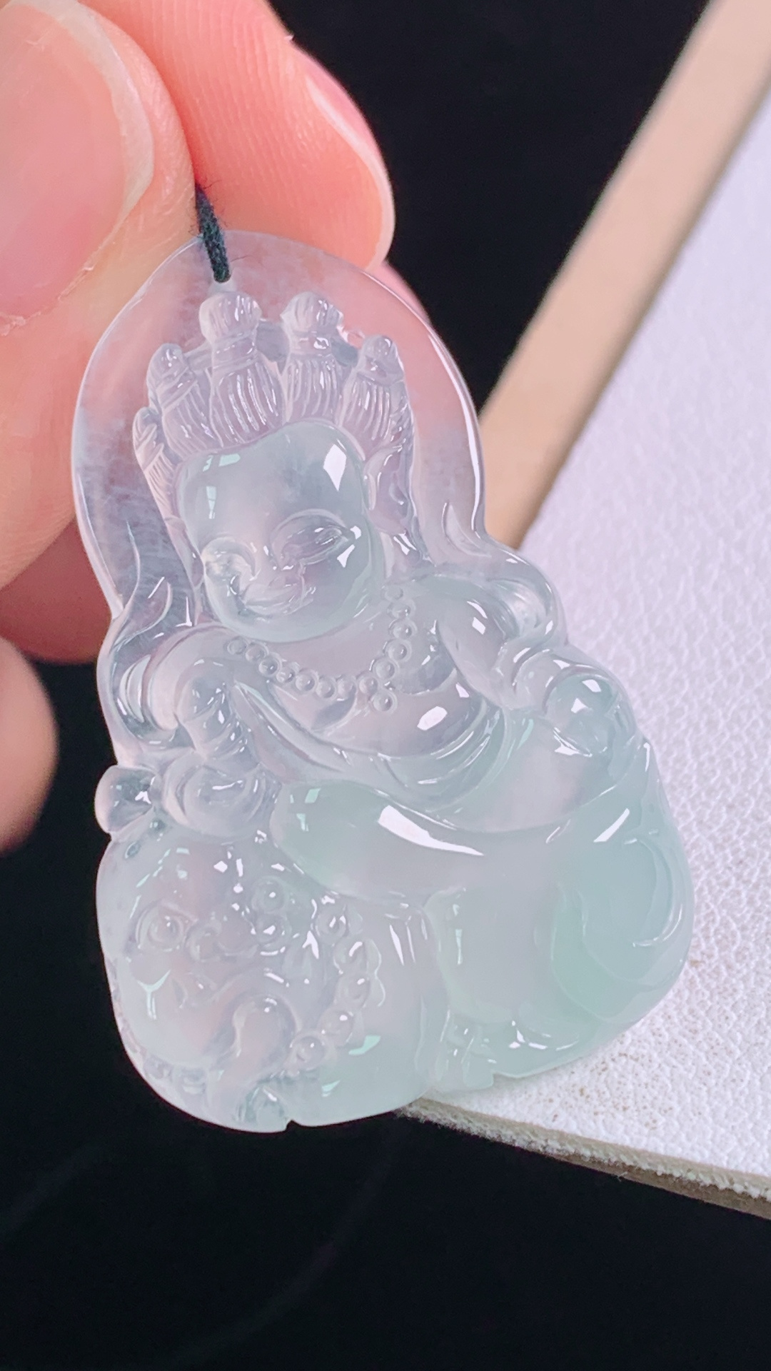 文殊菩萨,种水，雕工精湛，无裂,尺寸:36.6-24.2-5.7mm 19