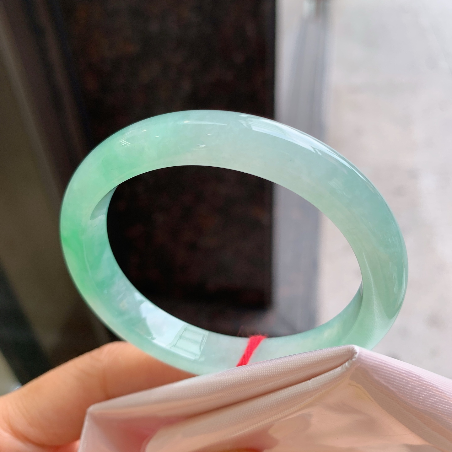贵妃冰飘绿 无裂 尺寸：53/47/10.3/7.6 种色俱佳