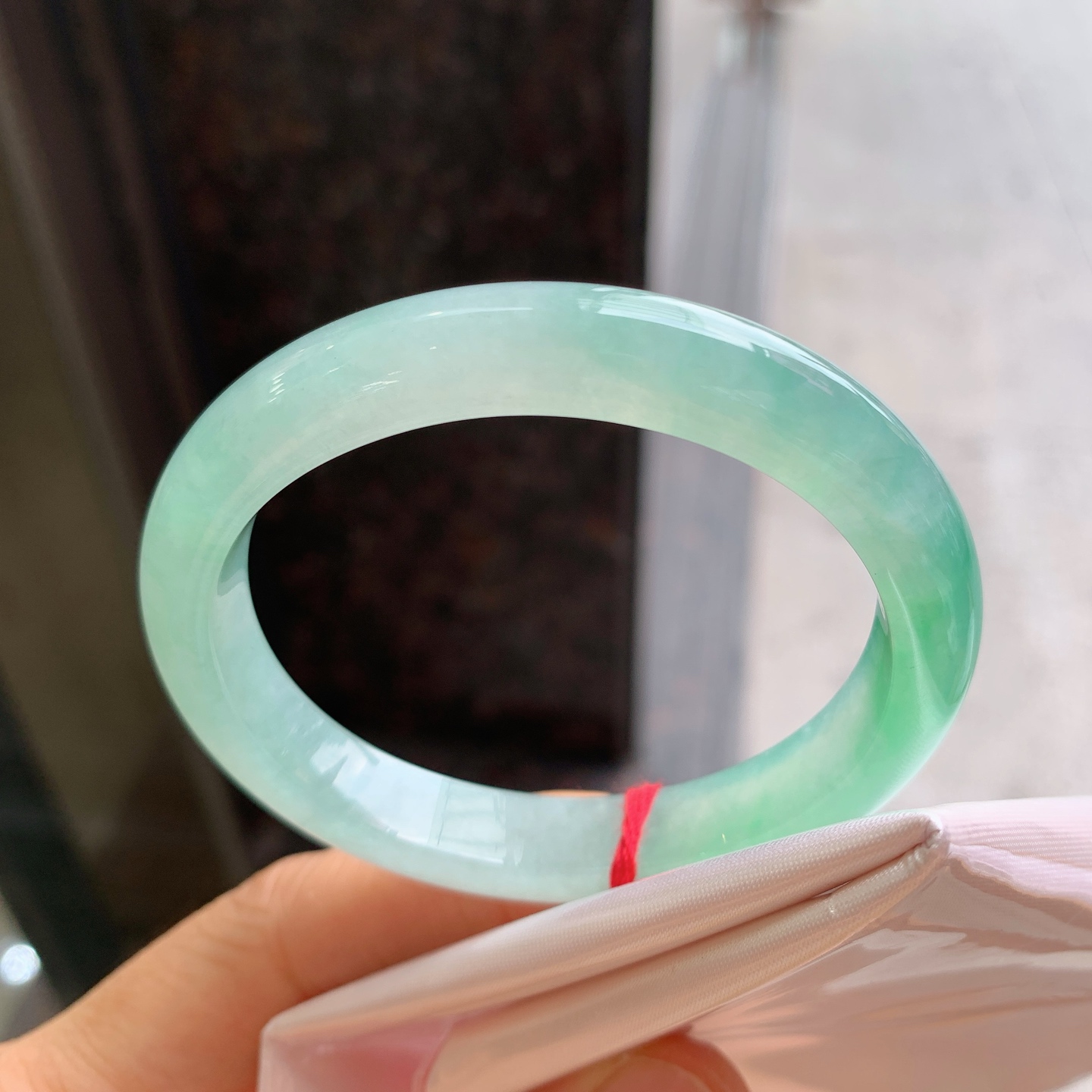贵妃冰飘绿 无裂 尺寸：53/47/10.3/7.6 种色俱佳