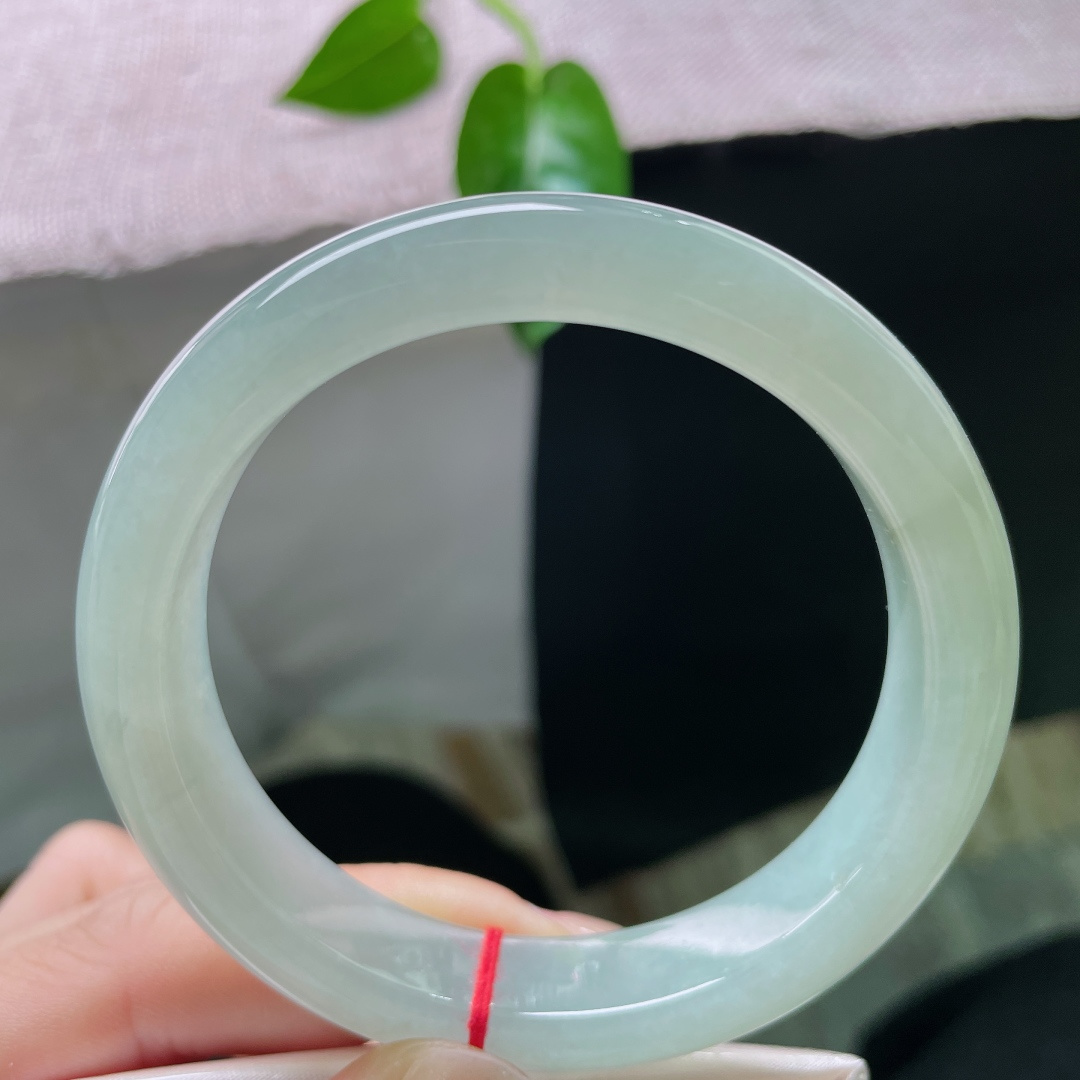 57.8/12.3/8.5，葡萄肉正圈，素丽清新，种老，柔情似水，佳期如梦。一点侧纹，ss51540
