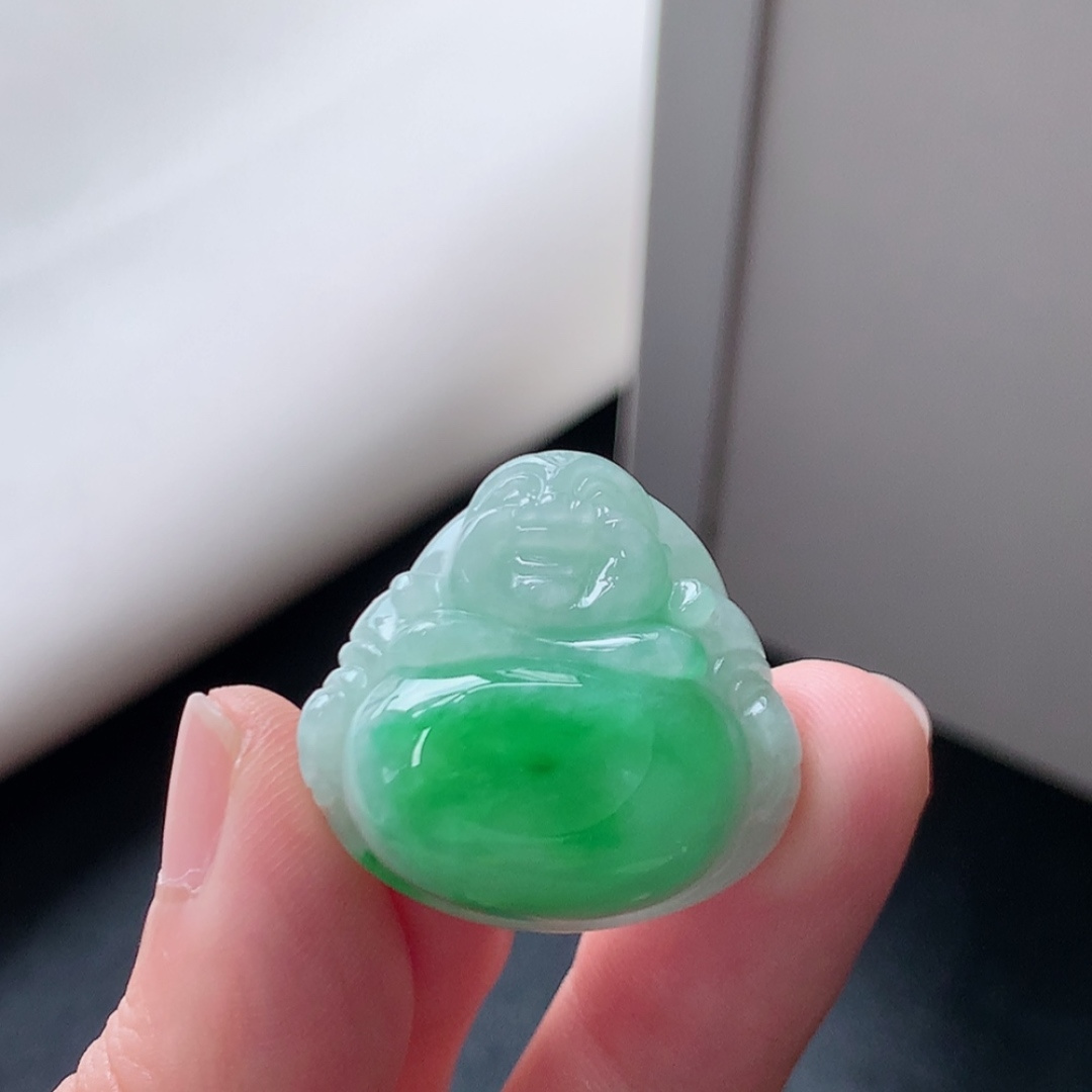 冰飘绿佛公挂件 种老水润细腻，品相喜悦，佩戴优雅时尚 货号01522，24.0-25.3-11.3