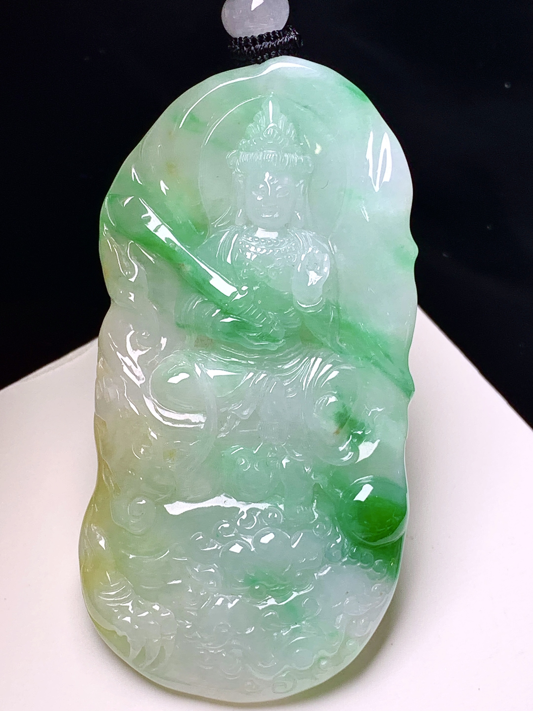 飘黄绿翡文殊菩萨吊坠 玉质细腻 色泽艳丽清新 水润亮眼 整体尺寸62*31.3*7.8 w1