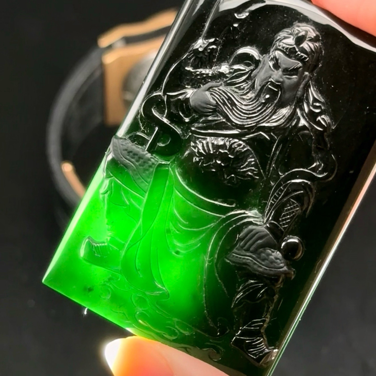 精品墨翠关公牌 种好色正 黑度极好 打灯通透 油性十足 尺寸58